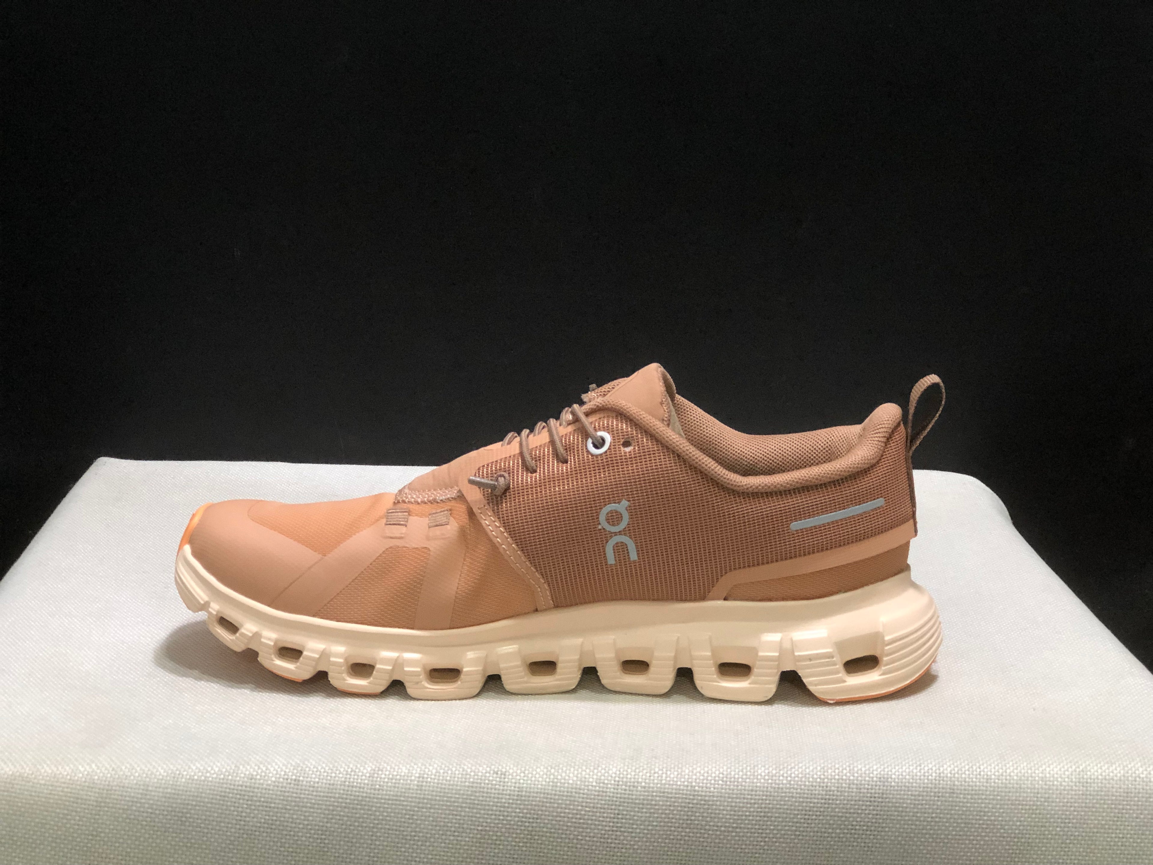 On Running Cloud 6 Casual Life Shoes Light Brown
