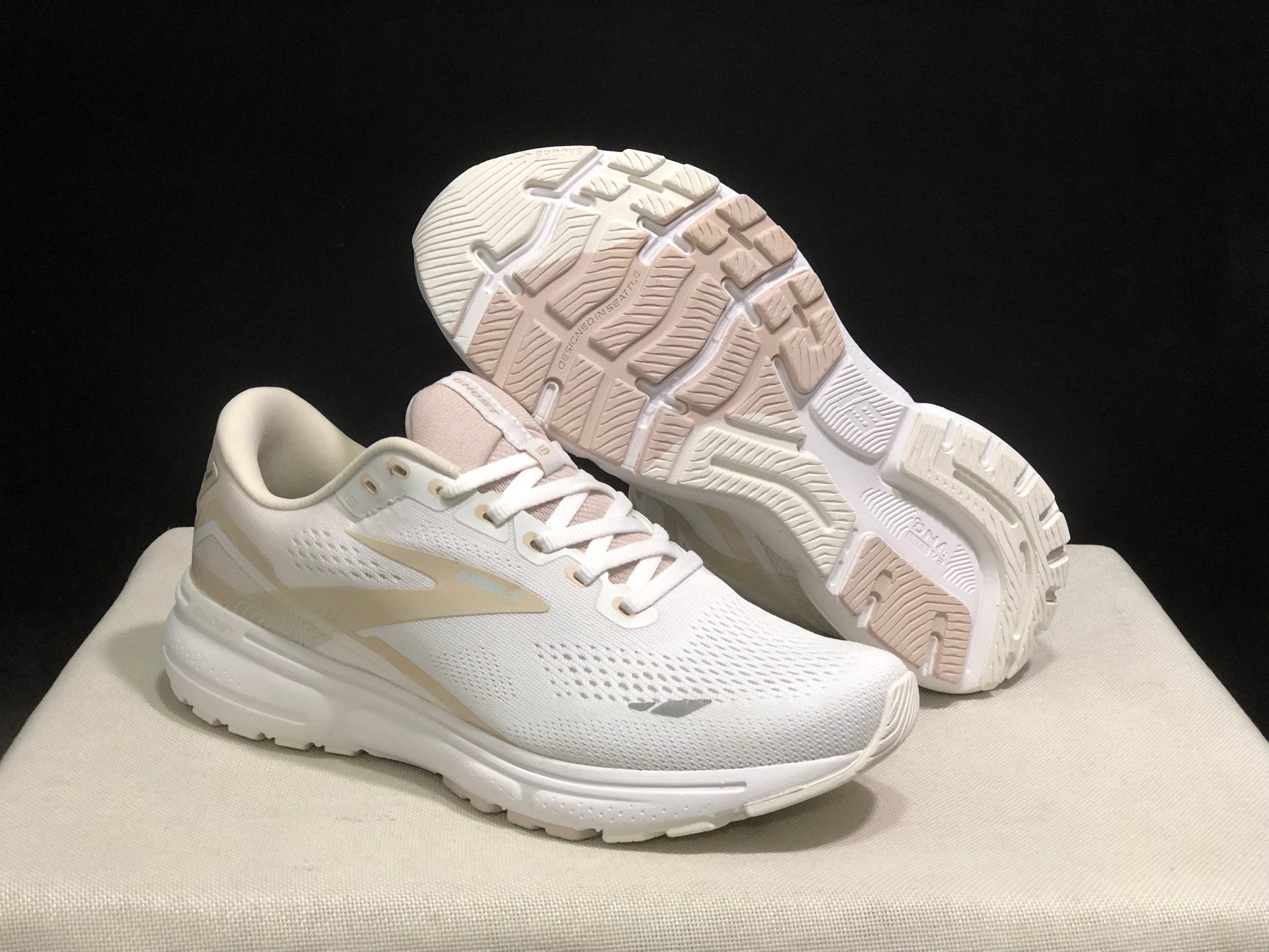 Brooks Ghost 15 Shock-absorbing Wear-resistant Low-top Running Shoes White/Light Pink