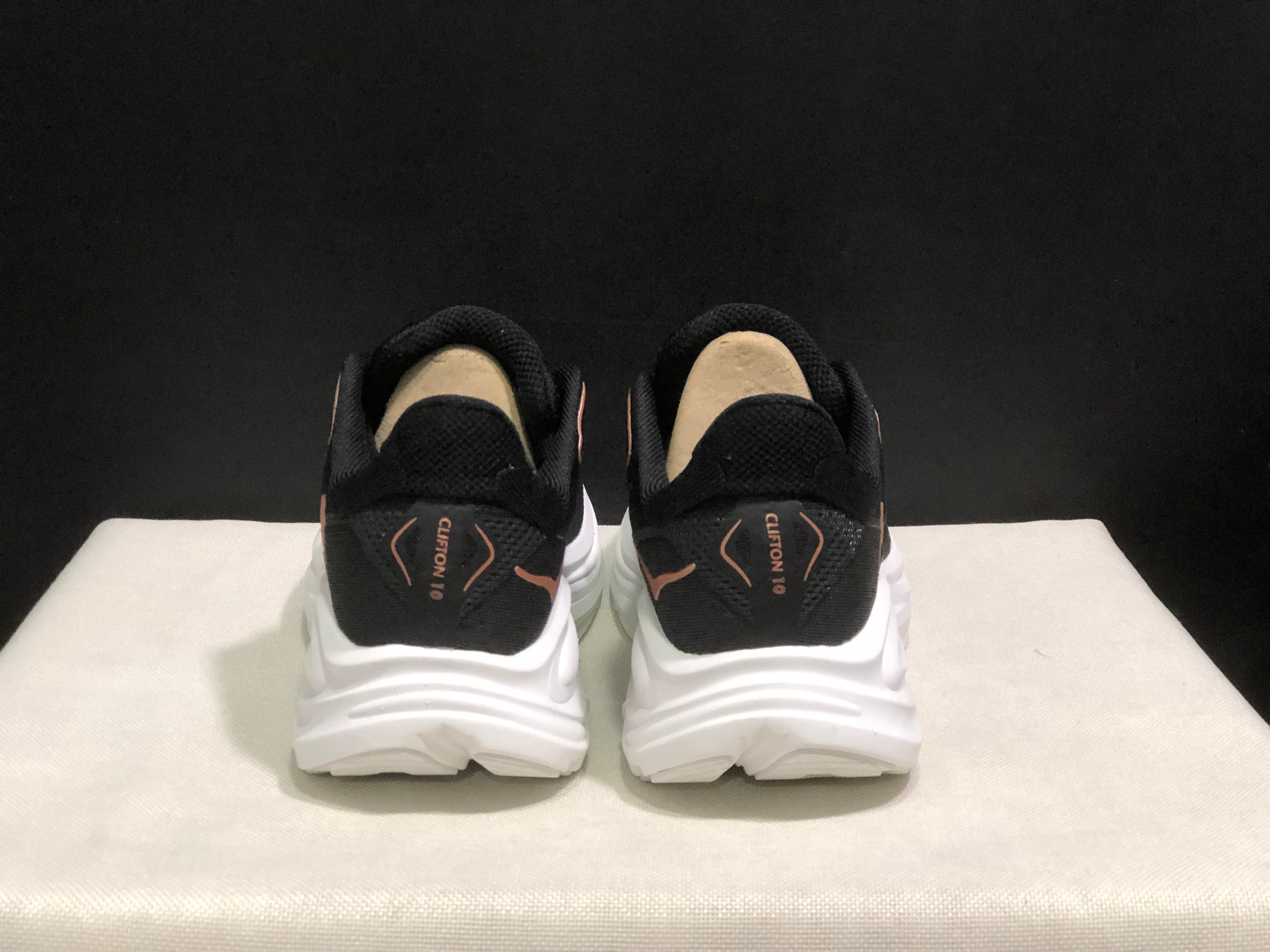 Hoka One One Clifton 10 Fashion Shoes Sneakers Black/White
