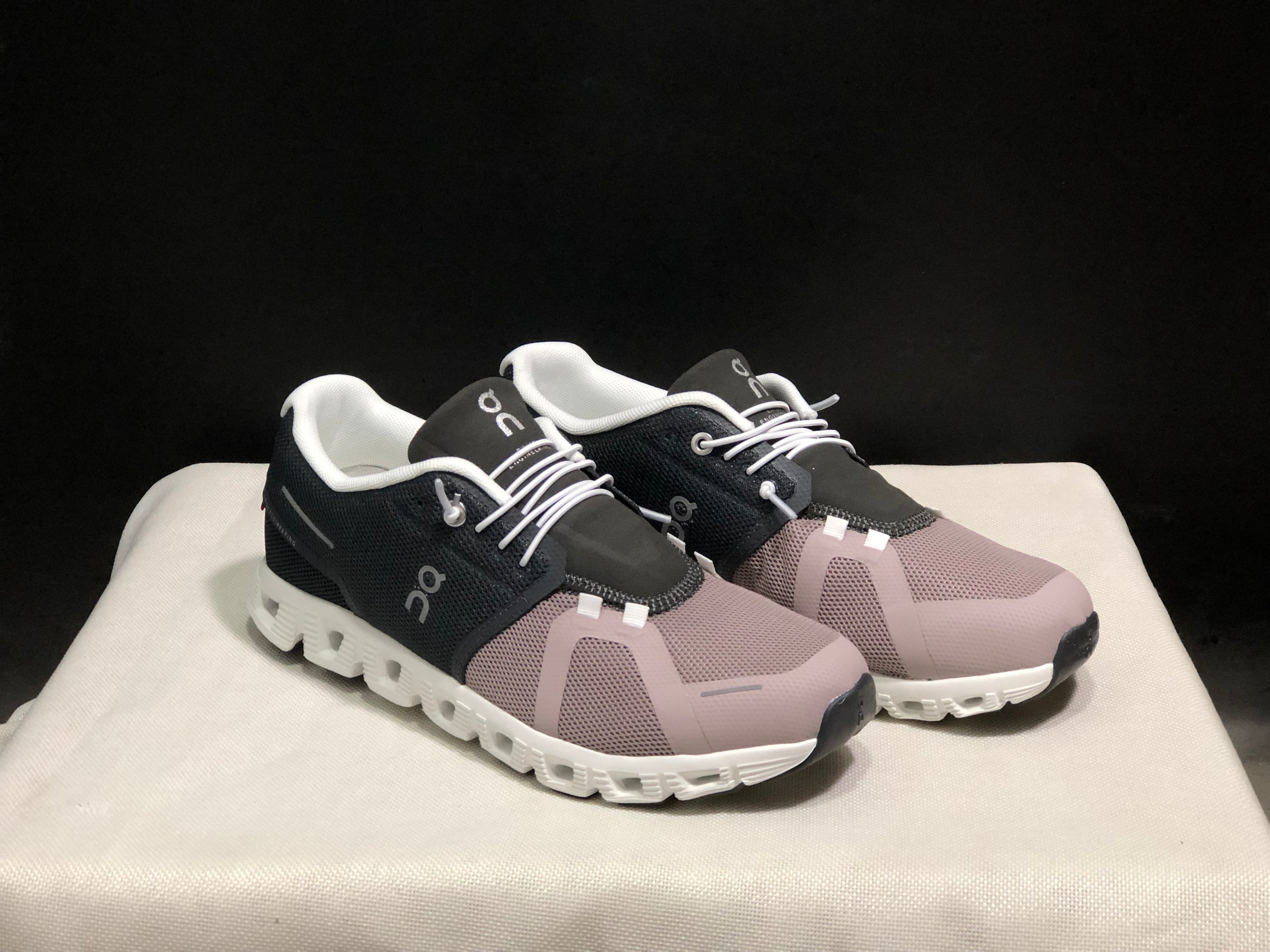 On Running Cloud 5 Lightweight Running Shoes Black/Brown