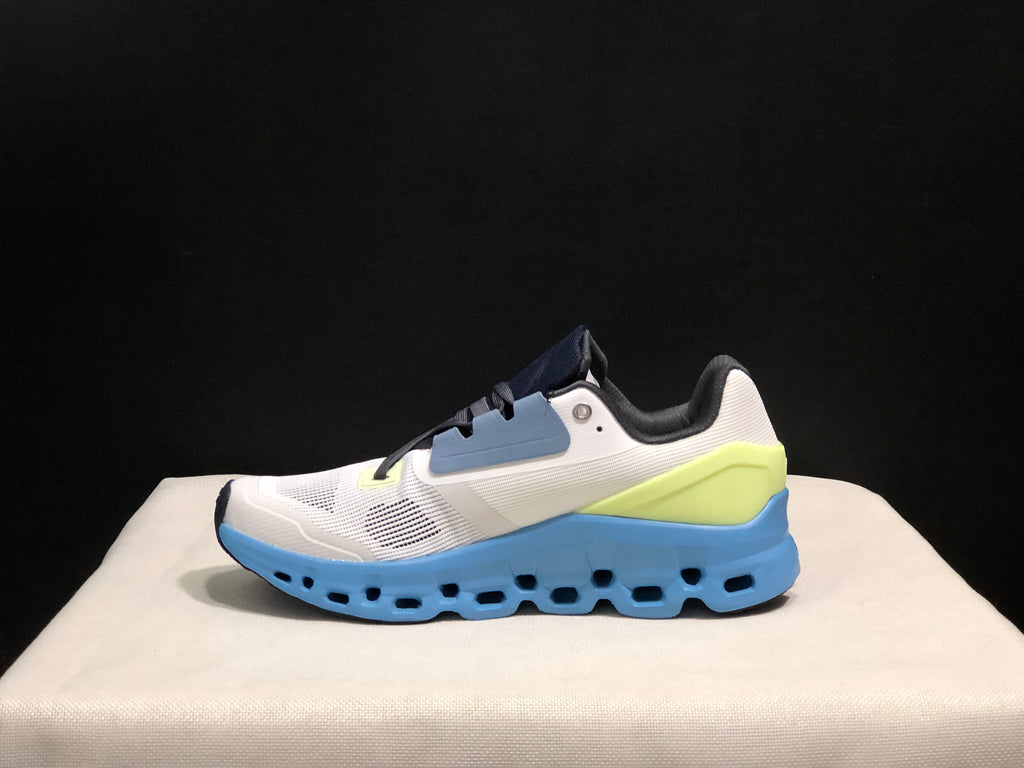 On Running Cloudstratus Breathable Support Running Shoes Frost/Niagara