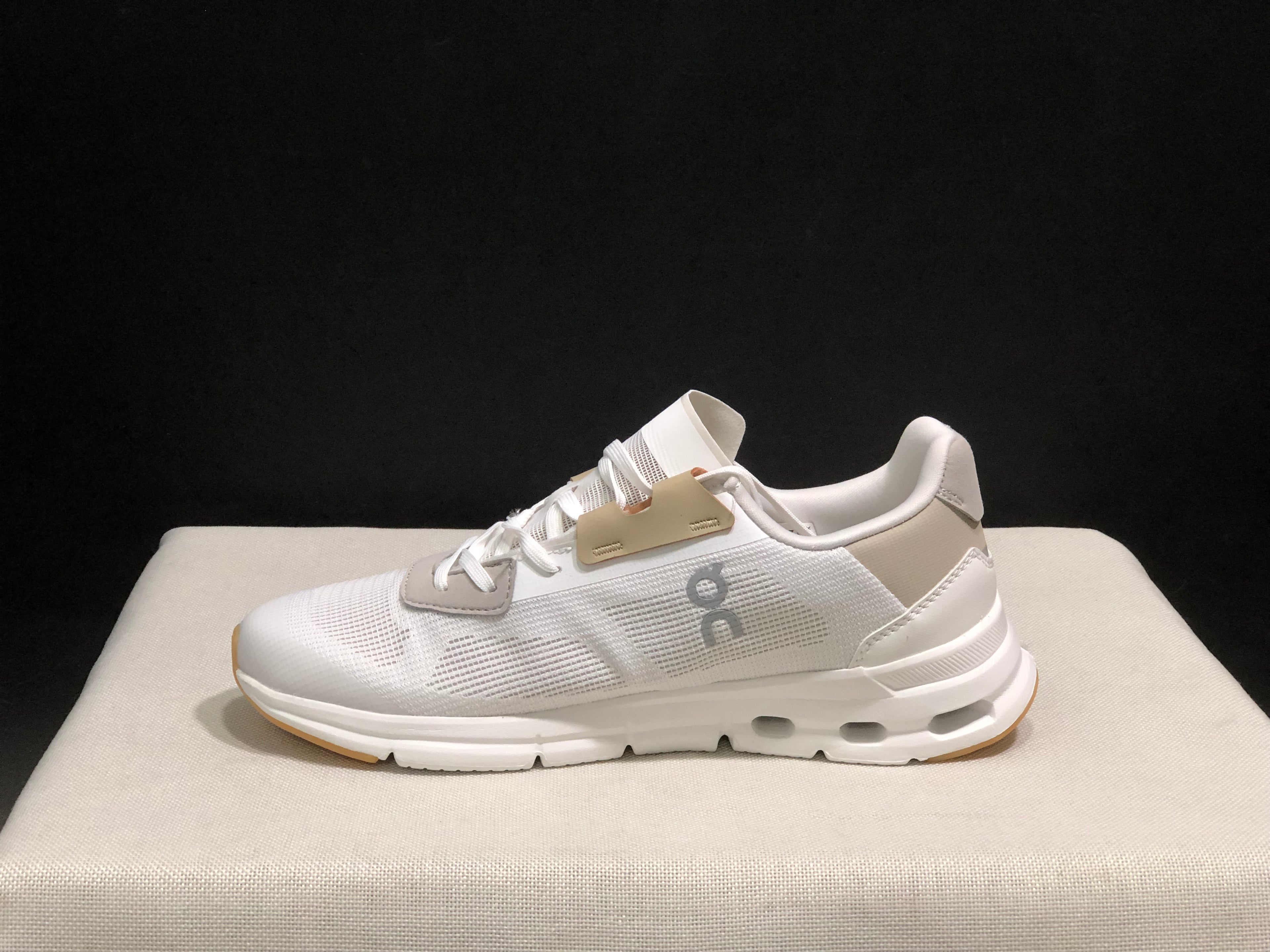 On Running Cloudrift Comfortable And Versatile Sports Casual Shoes Ivory White/Sand