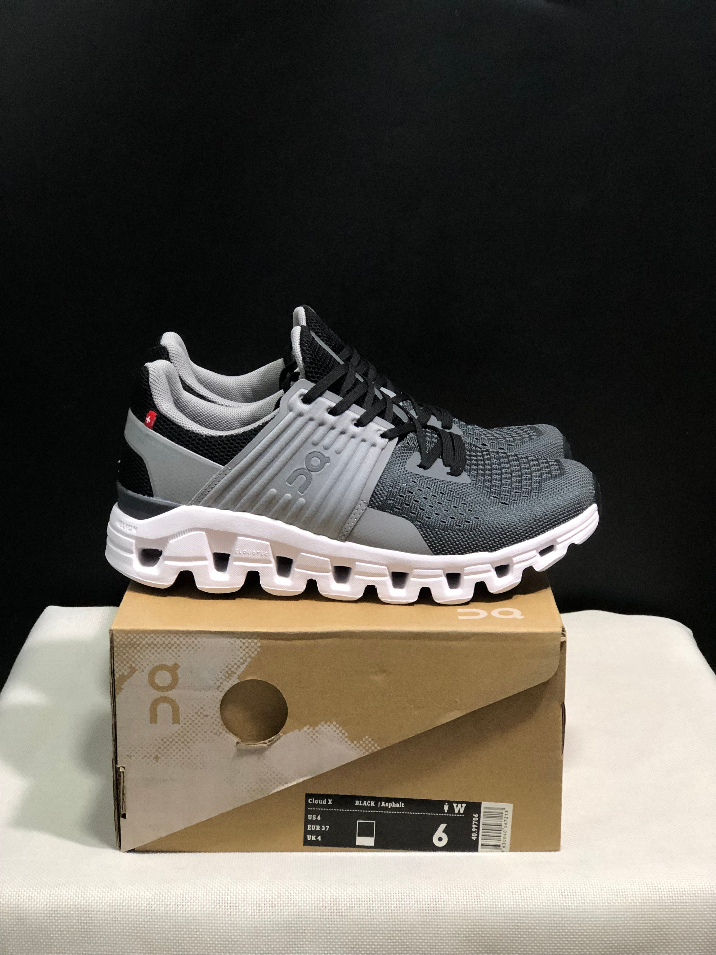 On Running Cloudswift Cushioning Running Shoes Light Grey/Dark Grey