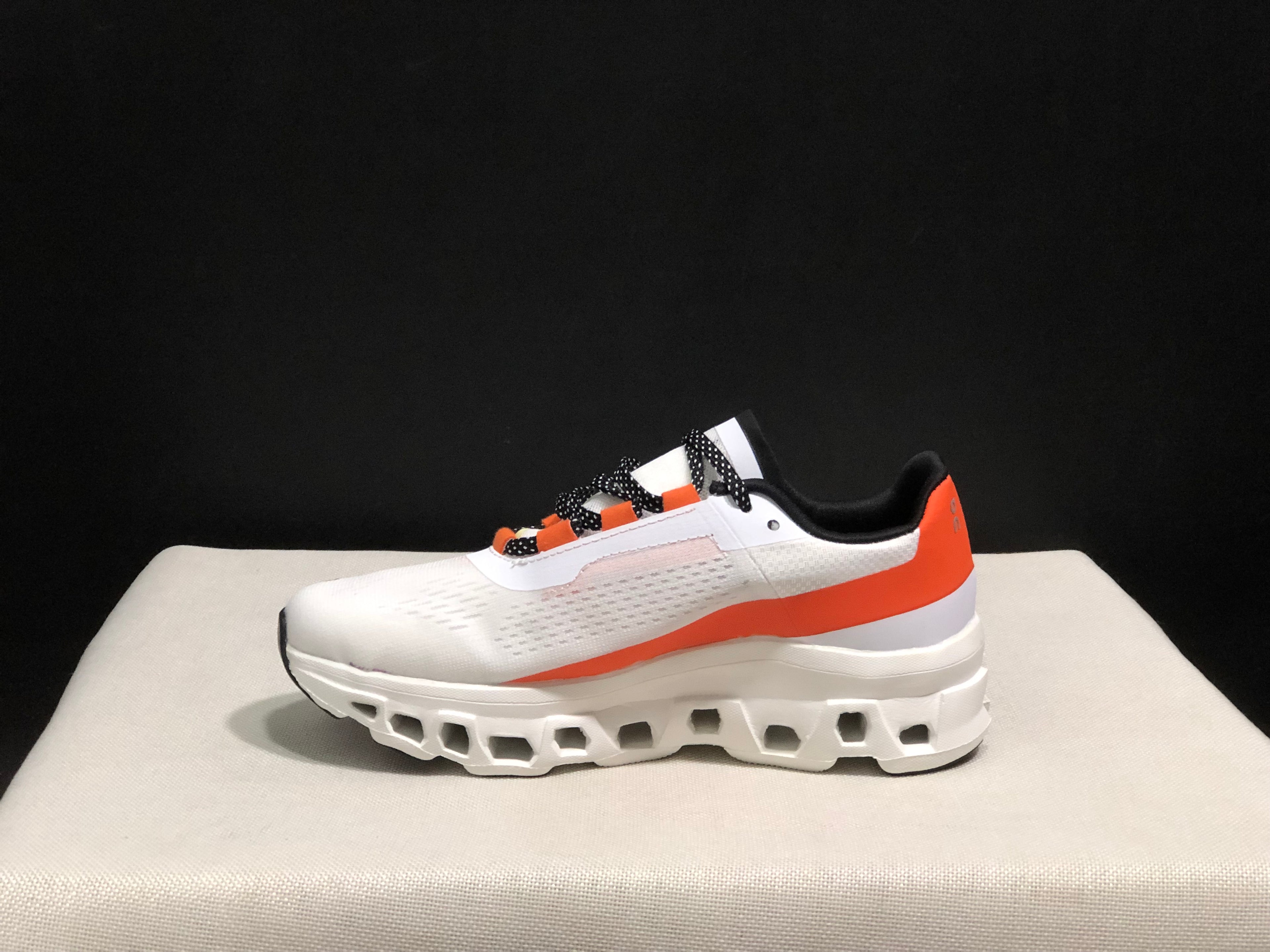 On Running Cloudmonster Anti-Slip Running Shoes White/Orange