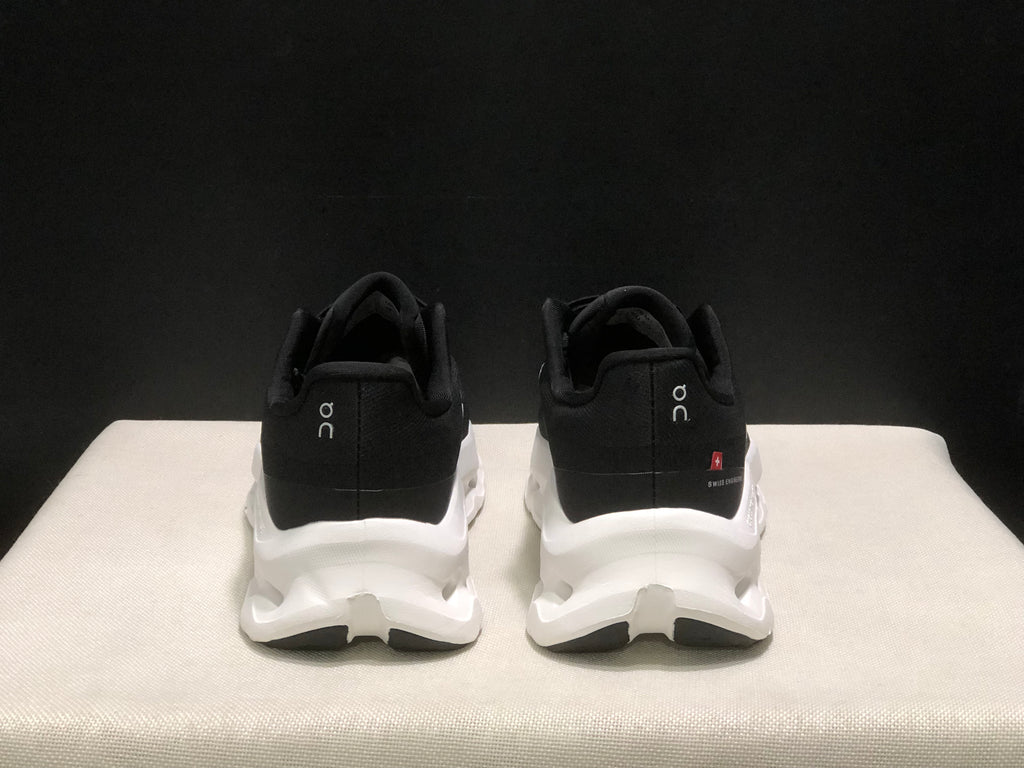 On Running Cloudtilt Durable White/Black Casual Life Shoes