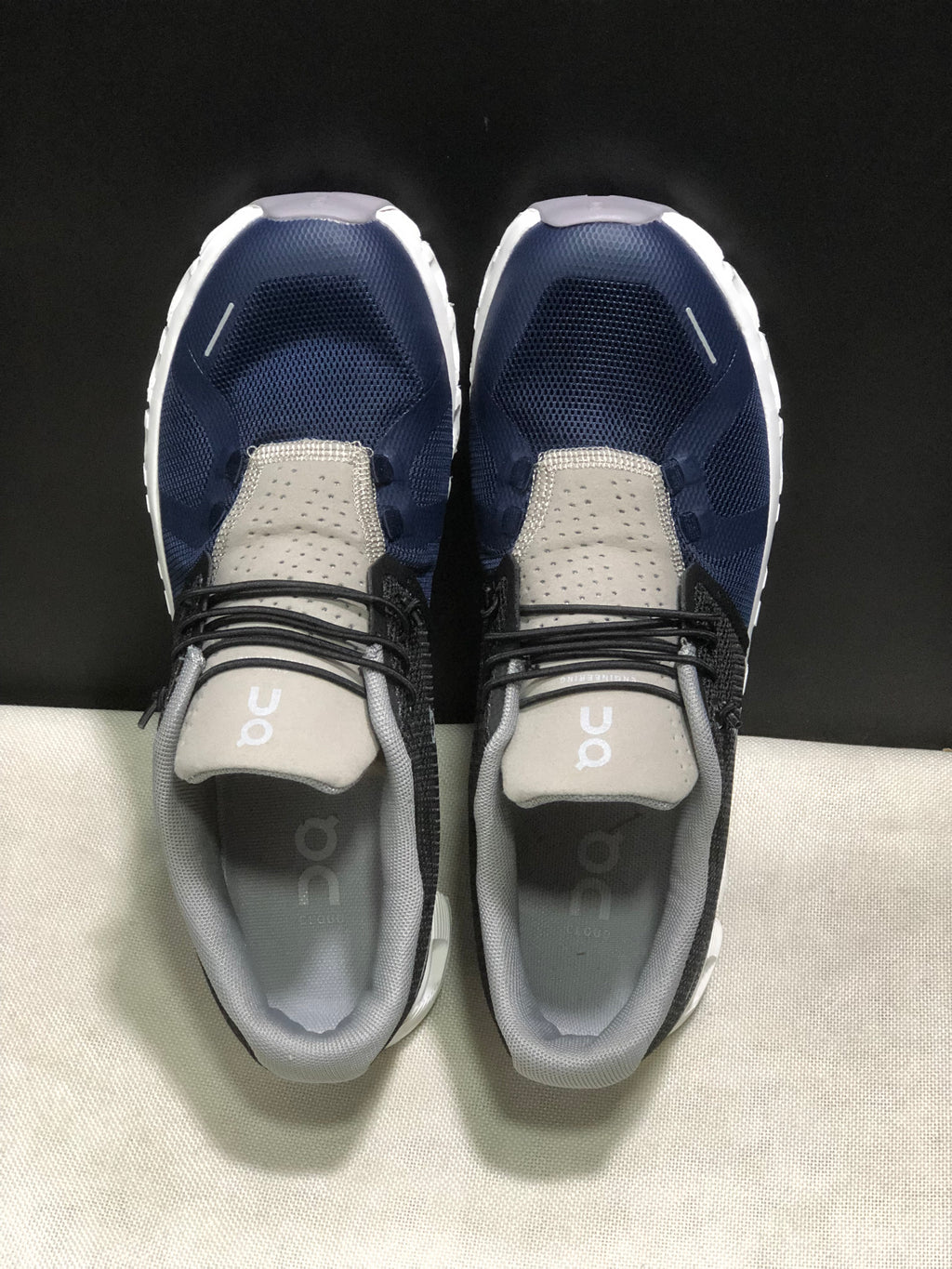 On Running Cloud 5 Lightweight Running Shoes Navy/Black