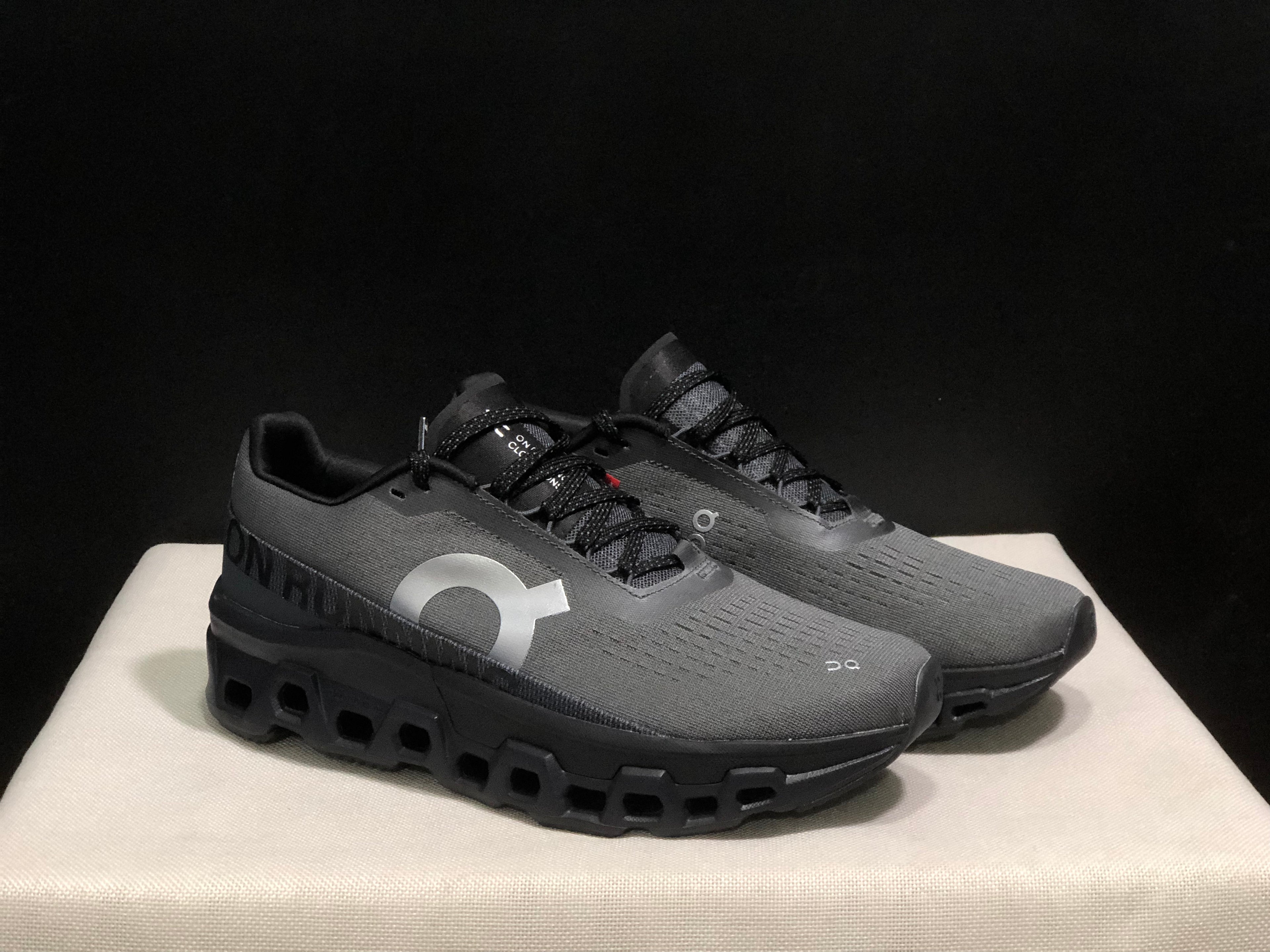 On Running Cloudmonster 2 Shock-Absorbing And Breathable Running Shoes Dark Grey/Black