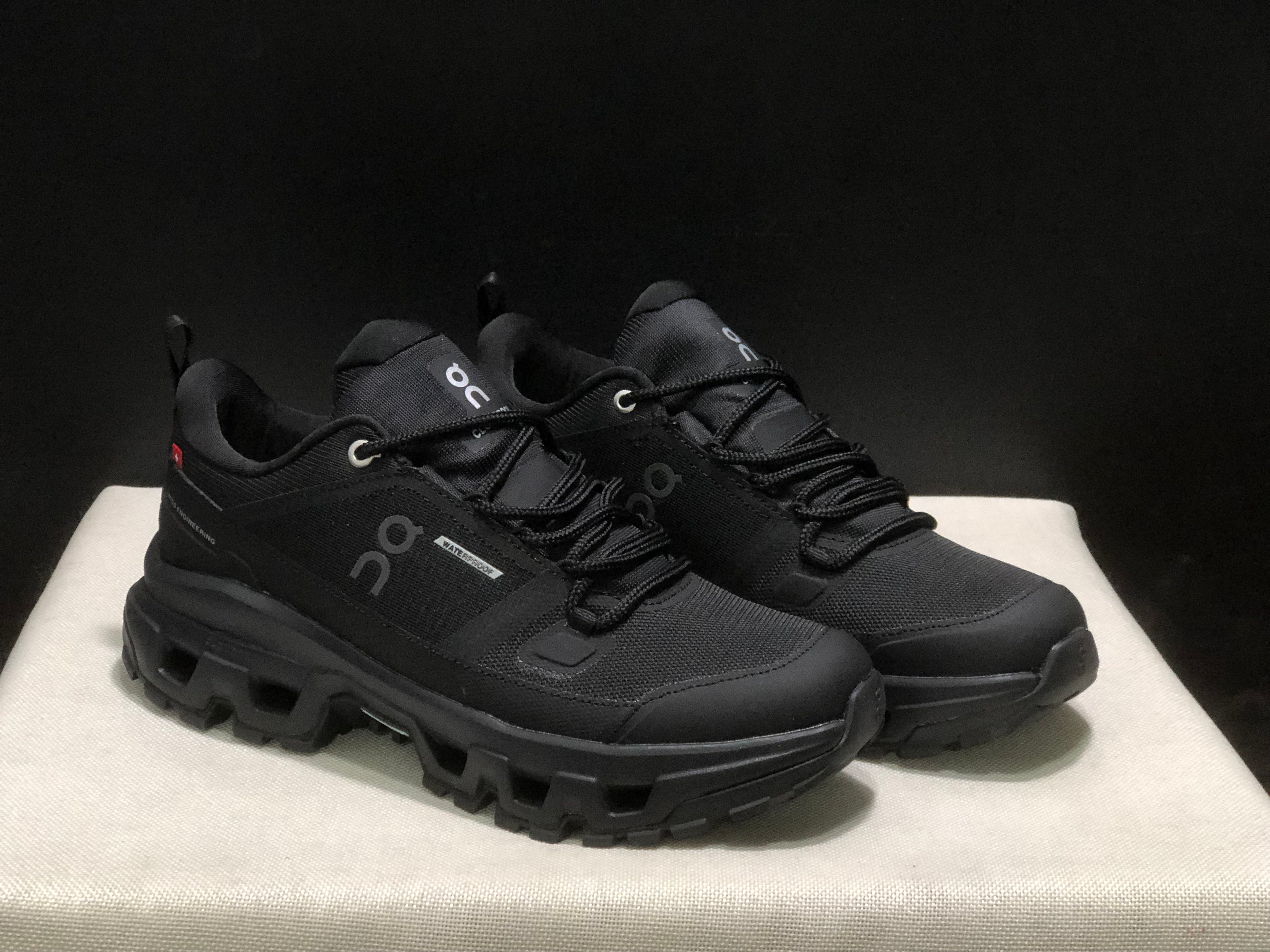 On Running Cloudrock Low WP Hiking Outdoor Shoes All Black
