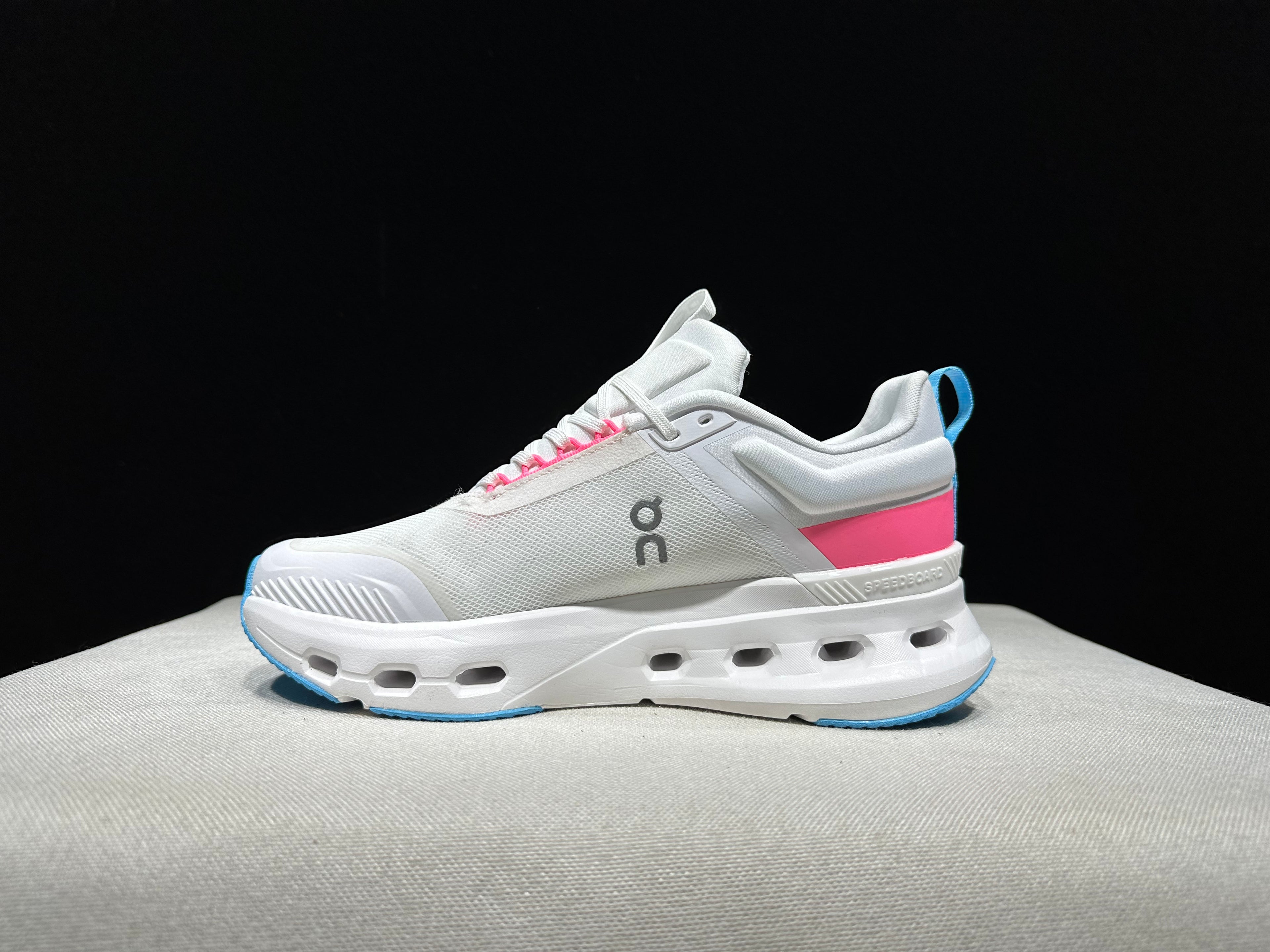 On Running Cloudnova X Comfortable Running Shoes Grayish-White