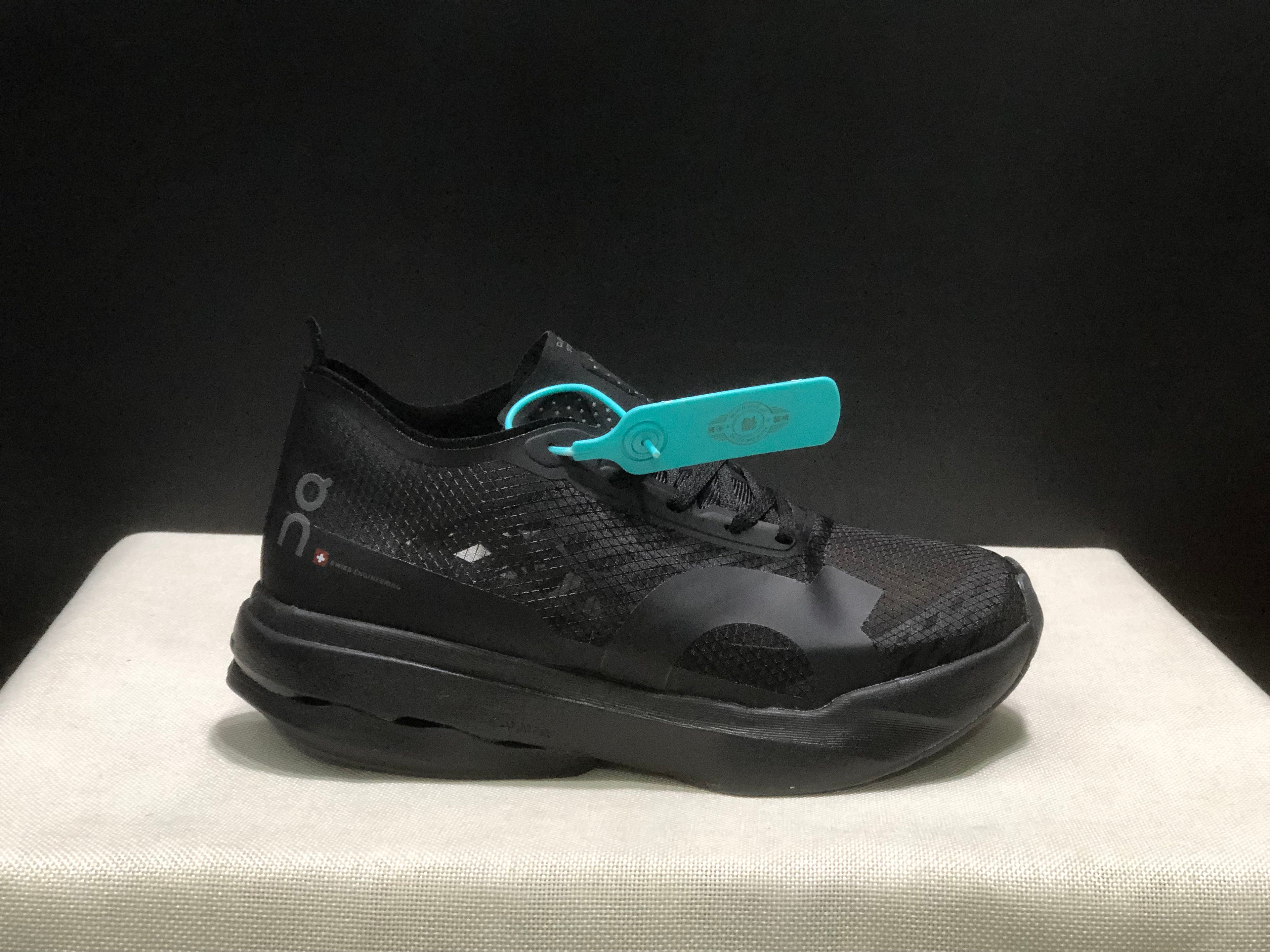 On Running Cloudspike Amplius Shock-Absorbing And Wear-Resistant Marathon Road Running Shoes Black