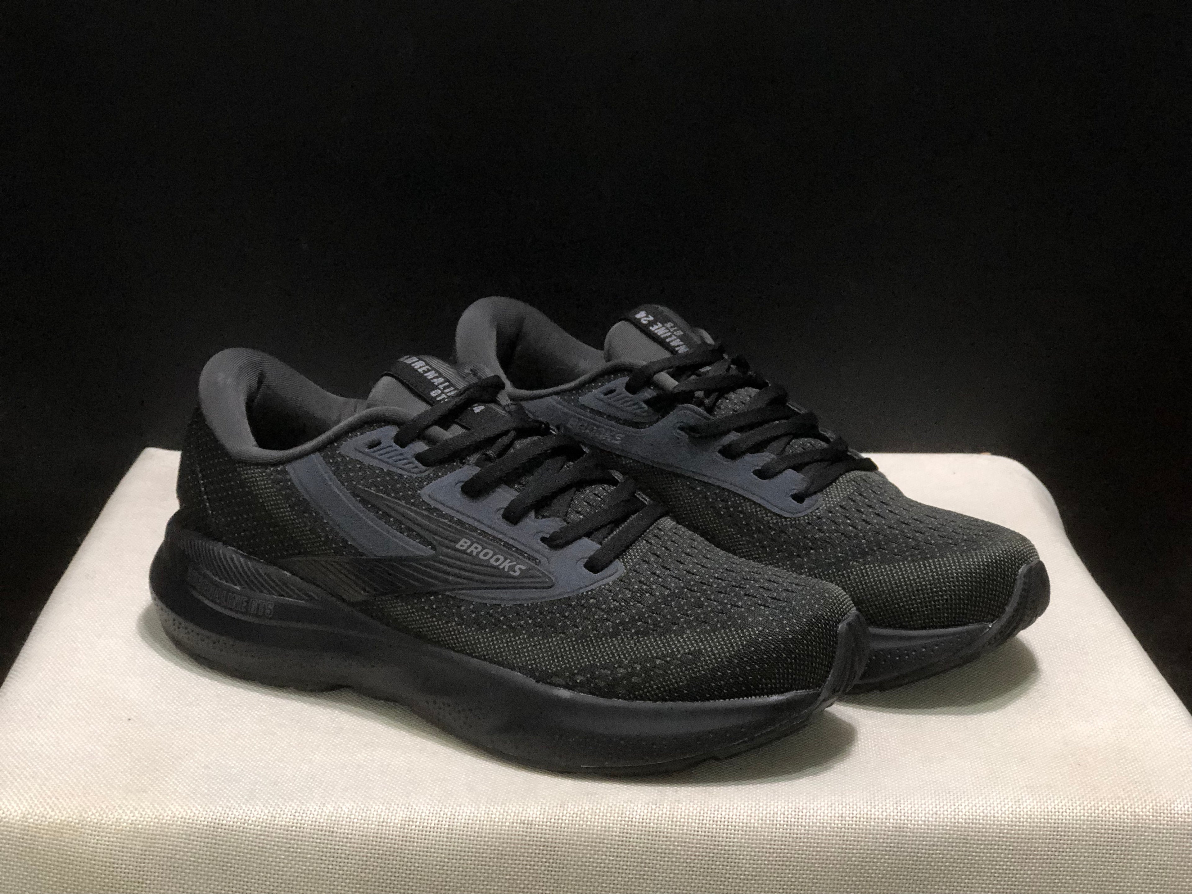 Brooks Adrenaline GTS 24 Casual Running Shoes Black/Black/Ebony