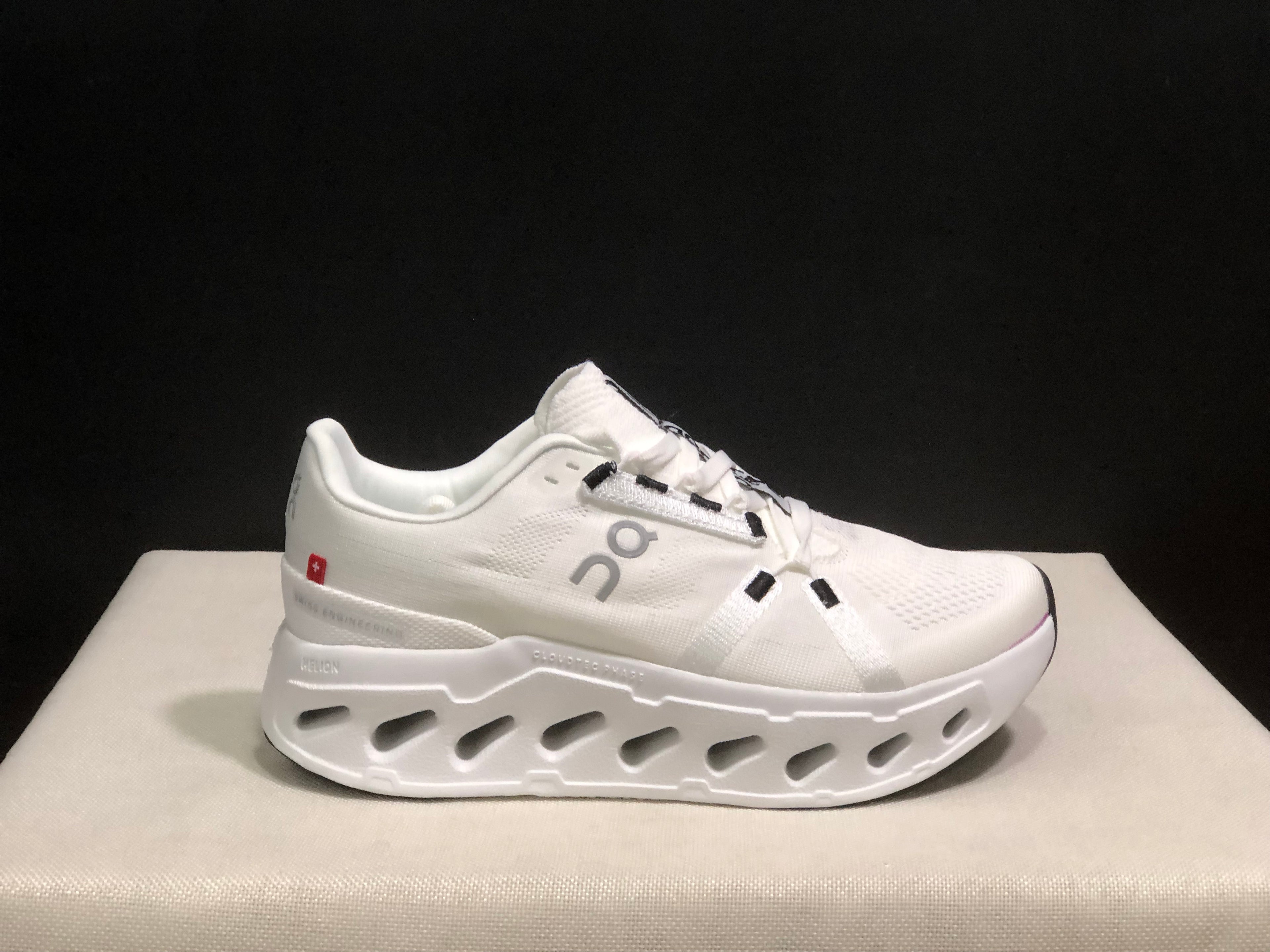 On Running Cloudeclipse Soft And Comfortable Running Shoes White