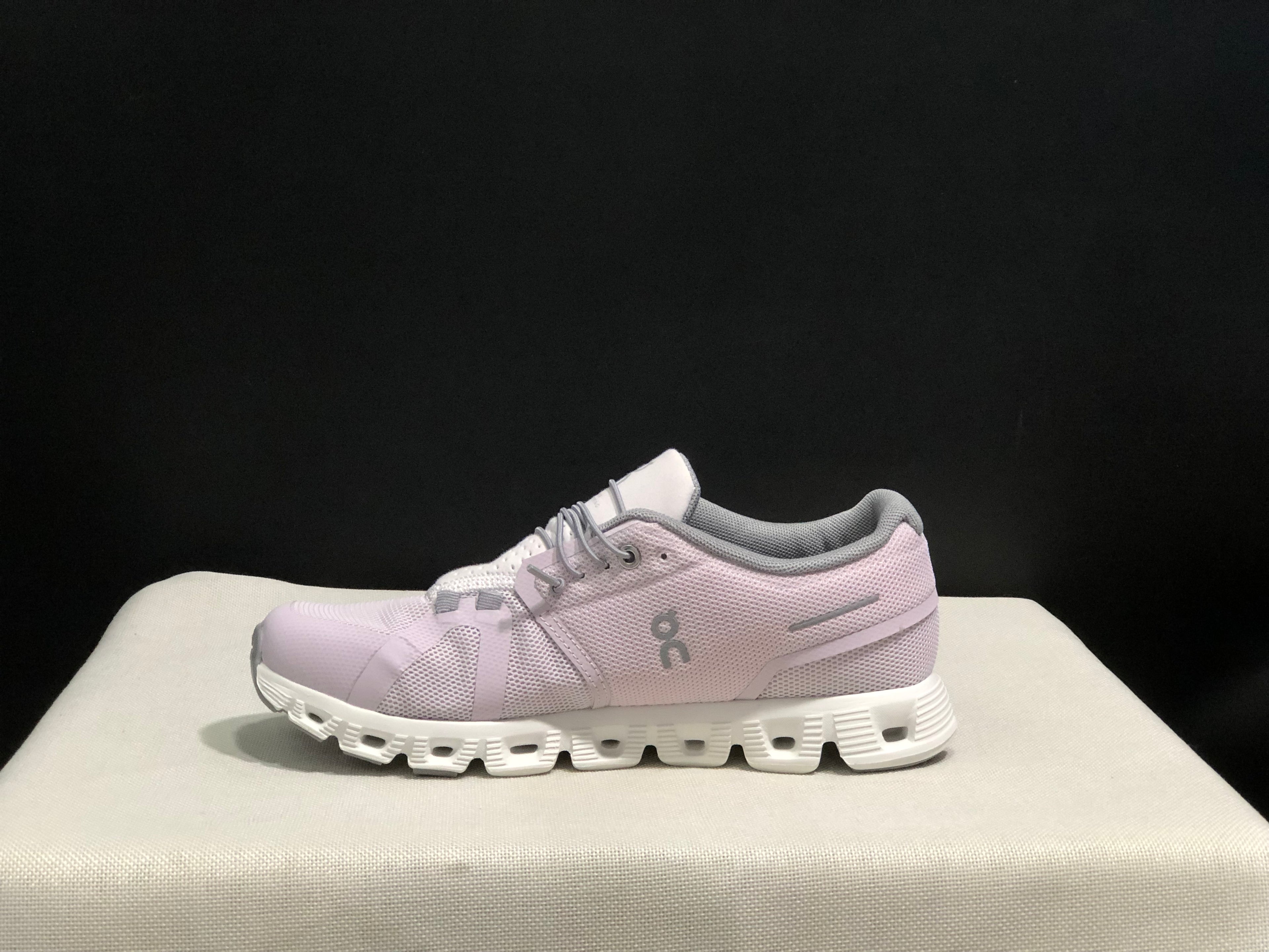 On Running Cloud 5 Lightweight Running Shoes Light Purple