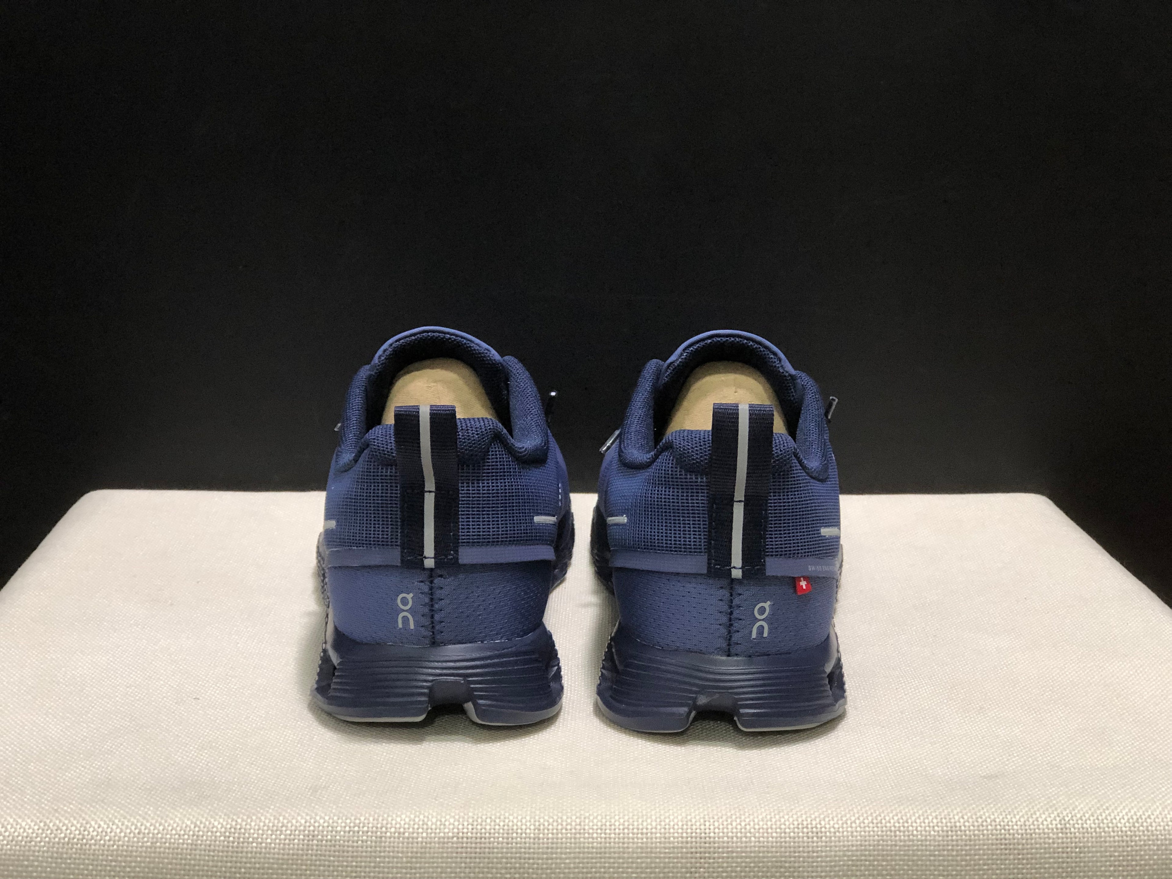 On Running Cloud 5 Navy Lightweight Running Shoes