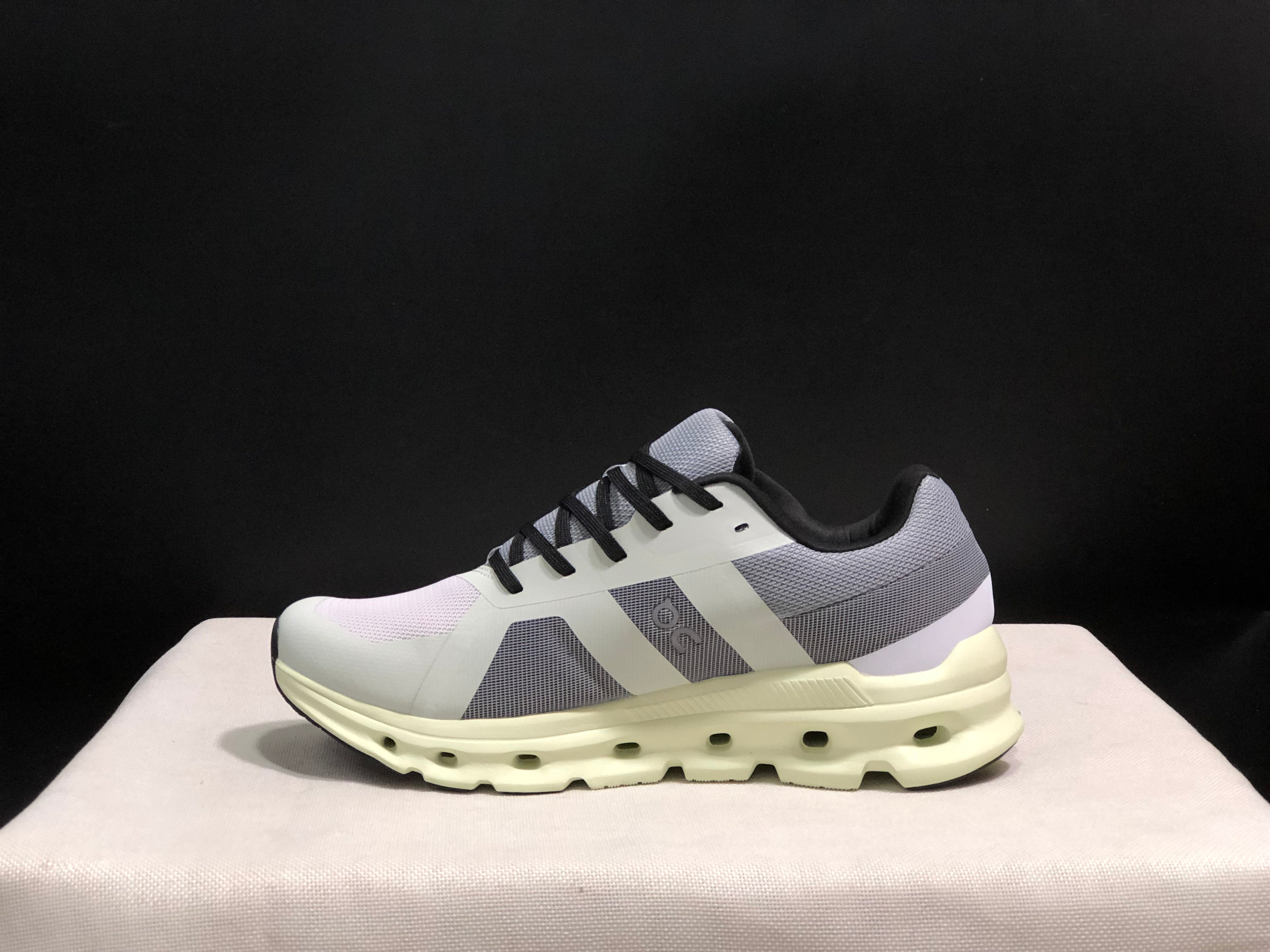 On Running Cloudrunner Anti-Slip Sports Running Shoes Frost/Aloe