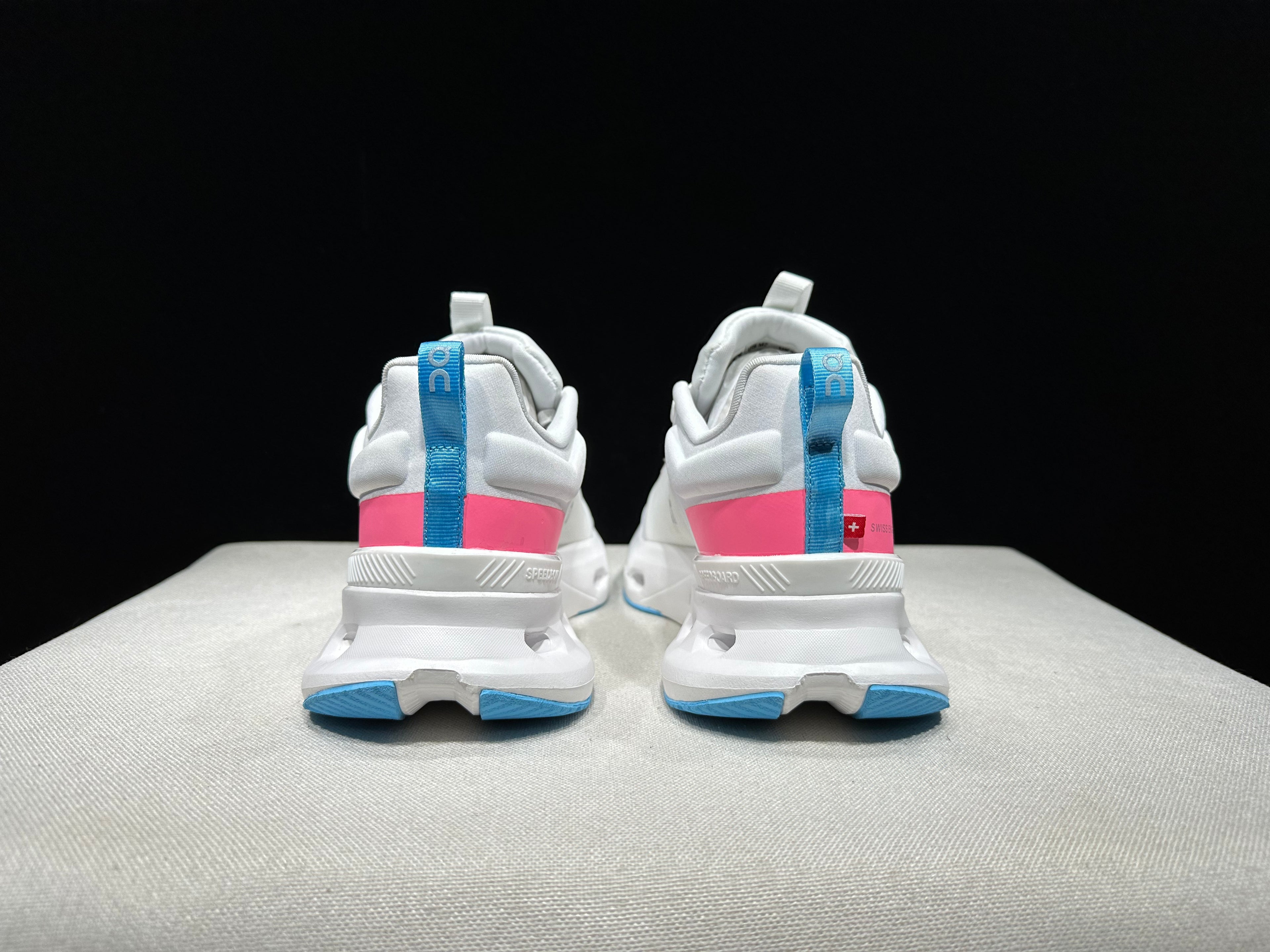 On Running Cloudnova X Comfortable Running Shoes Grayish-White