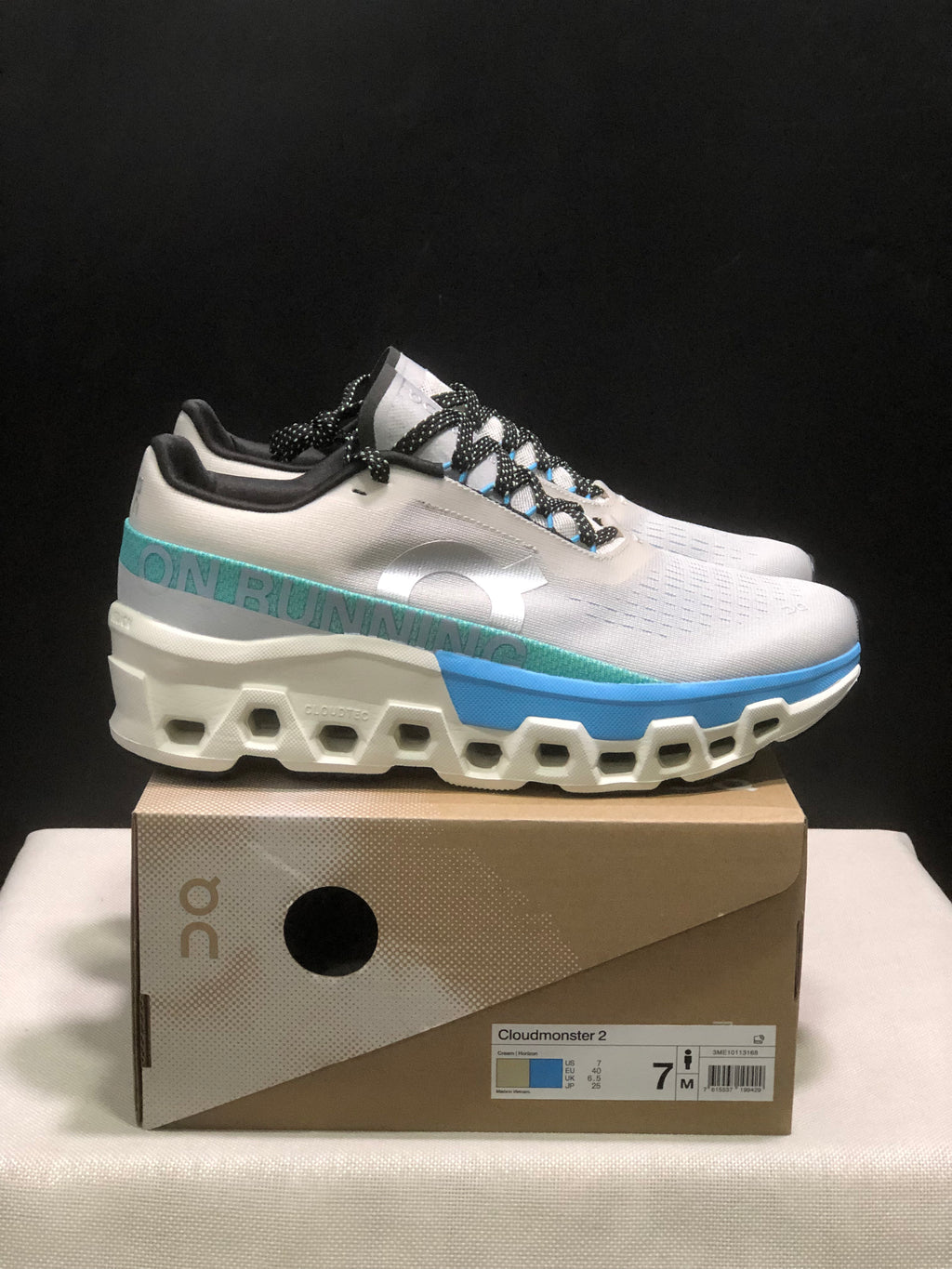 On Running Cloudmonster 2 Shock-Absorbing And Breathable Running Shoes Cream/Blue