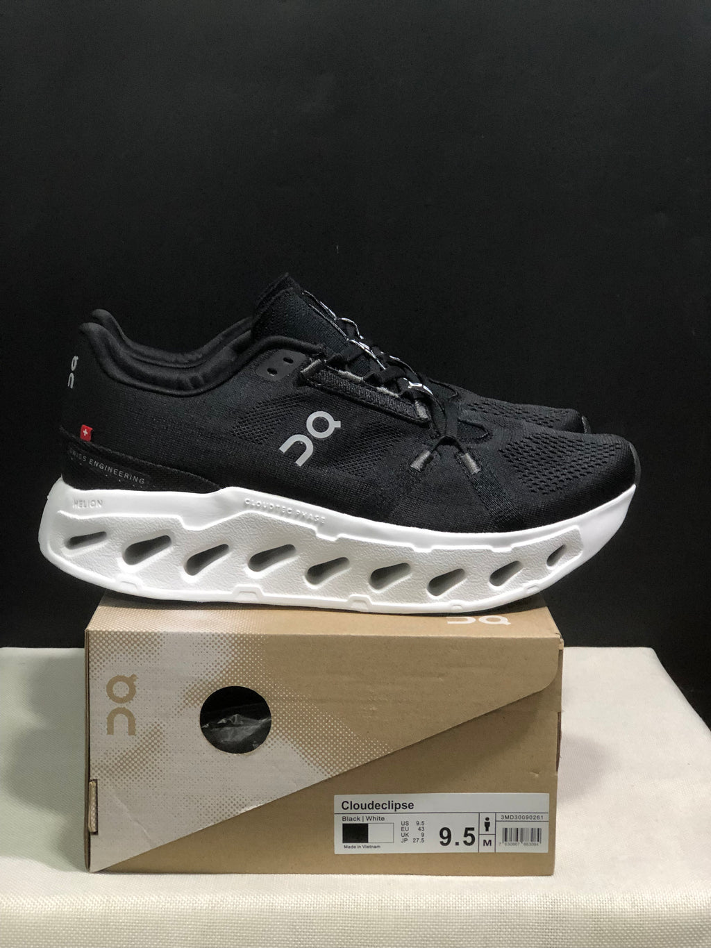 On Running Cloudeclipse Soft And Comfortable Running Shoes Black/White