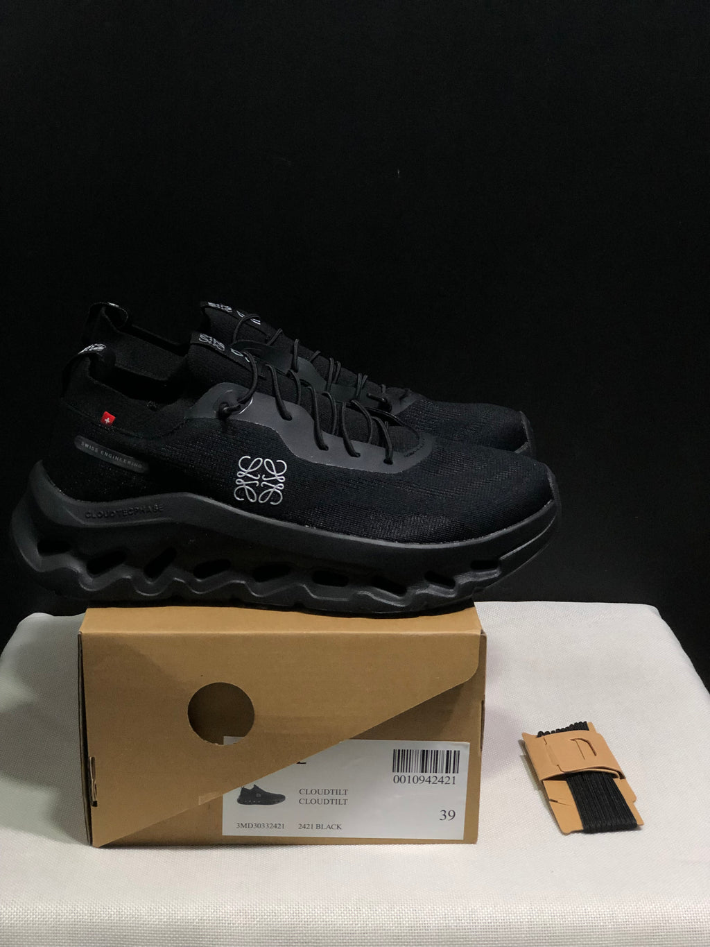 LOEWE x On Running Cloudtilt Running Shoes Co-Signed Edition All Black