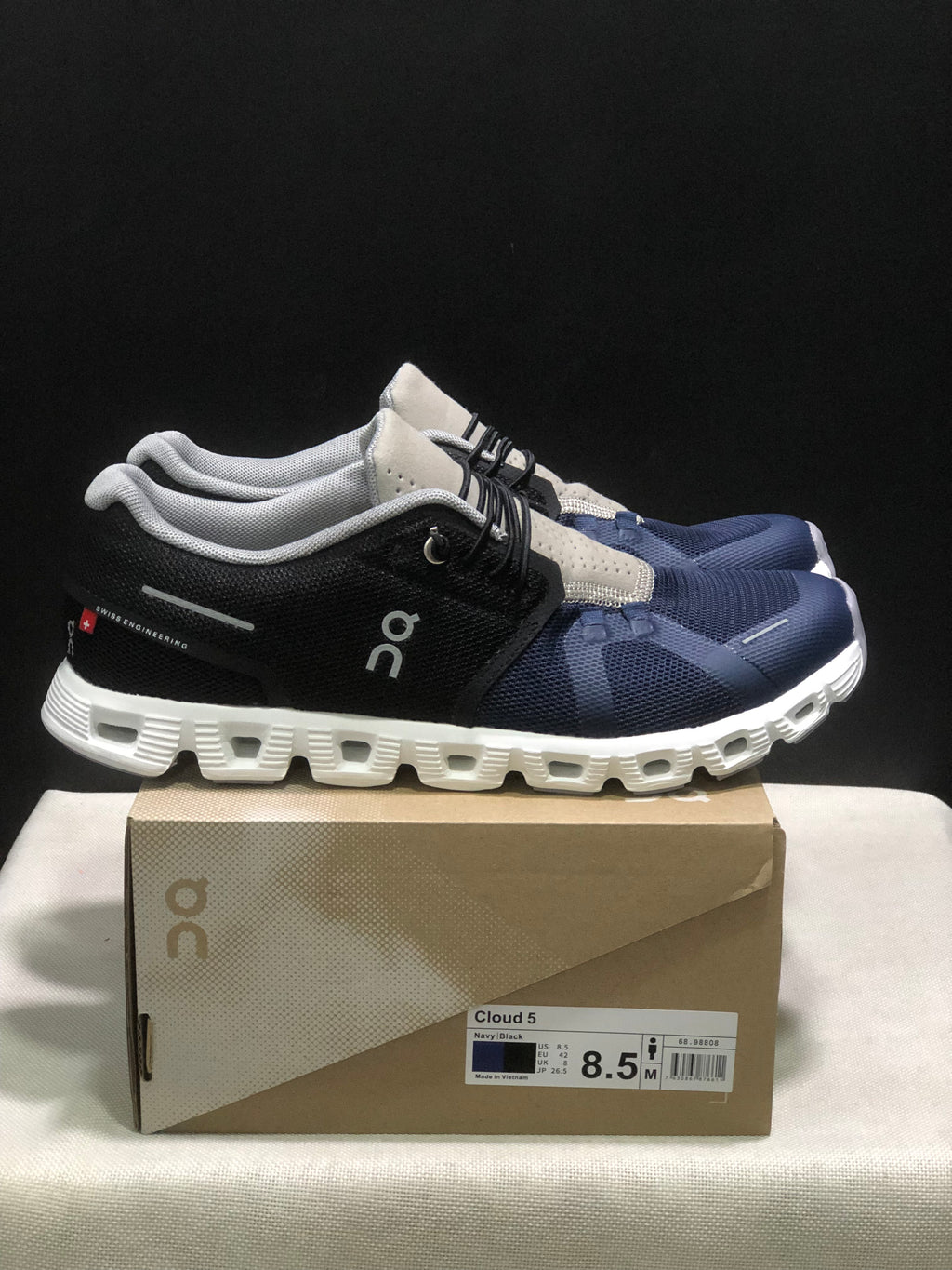 On Running Cloud 5 Lightweight Running Shoes Navy/Black