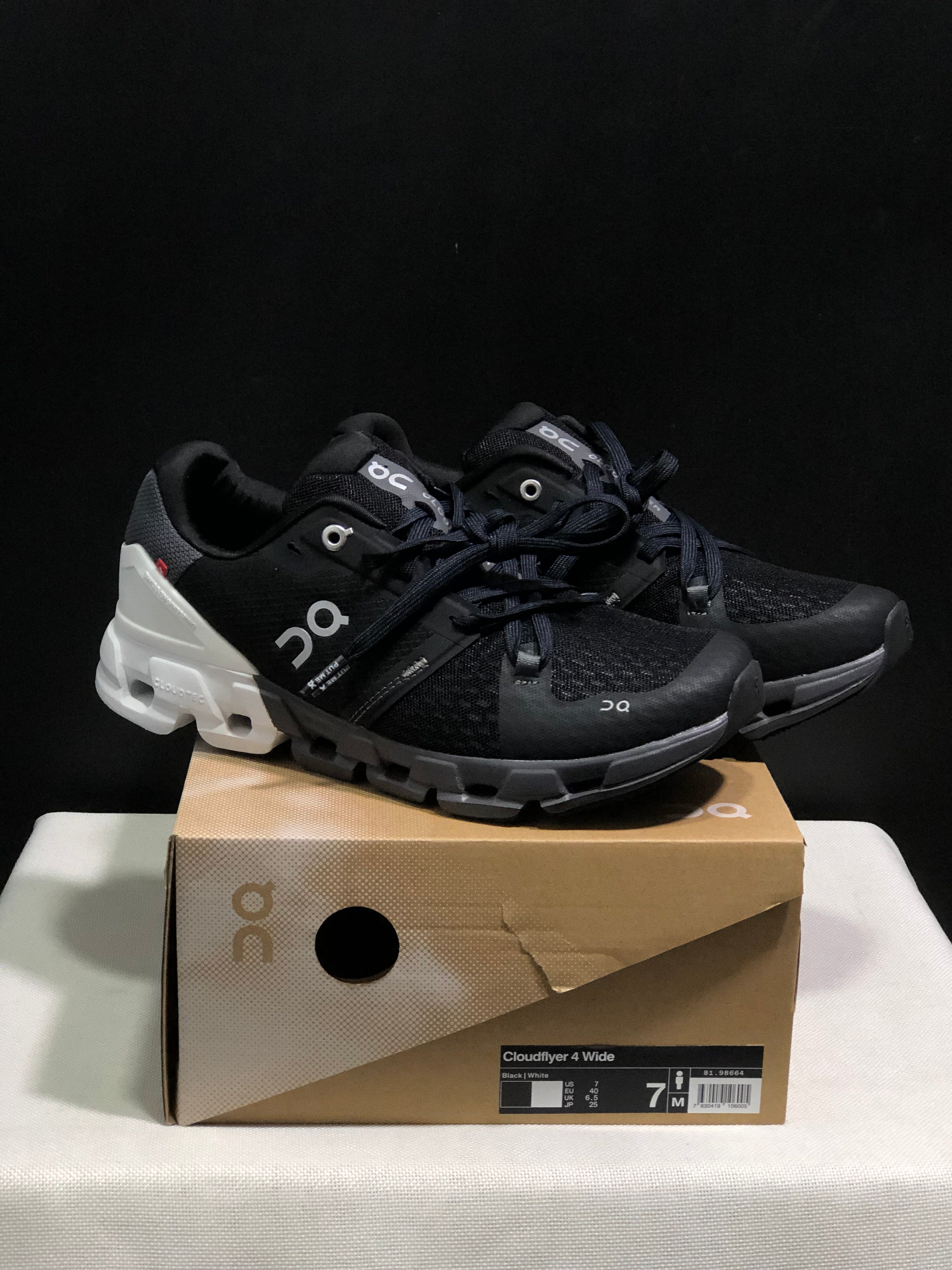 On Running Cloudflow 4 Shock-Absorbing And Wear-Resistant Running Shoes Black/White