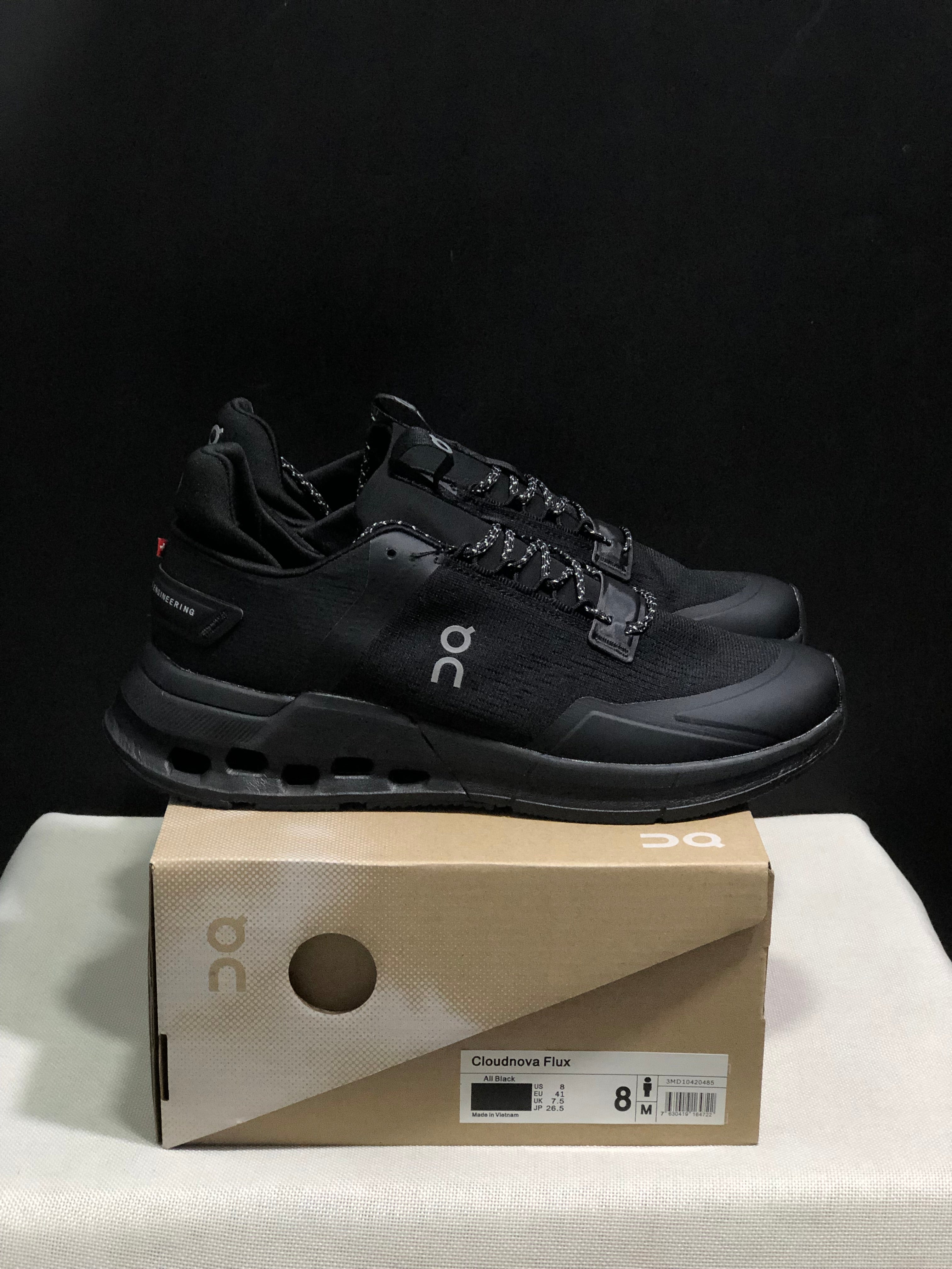 On Running Cloudnova Flux Comfortable Running Shoes All Black