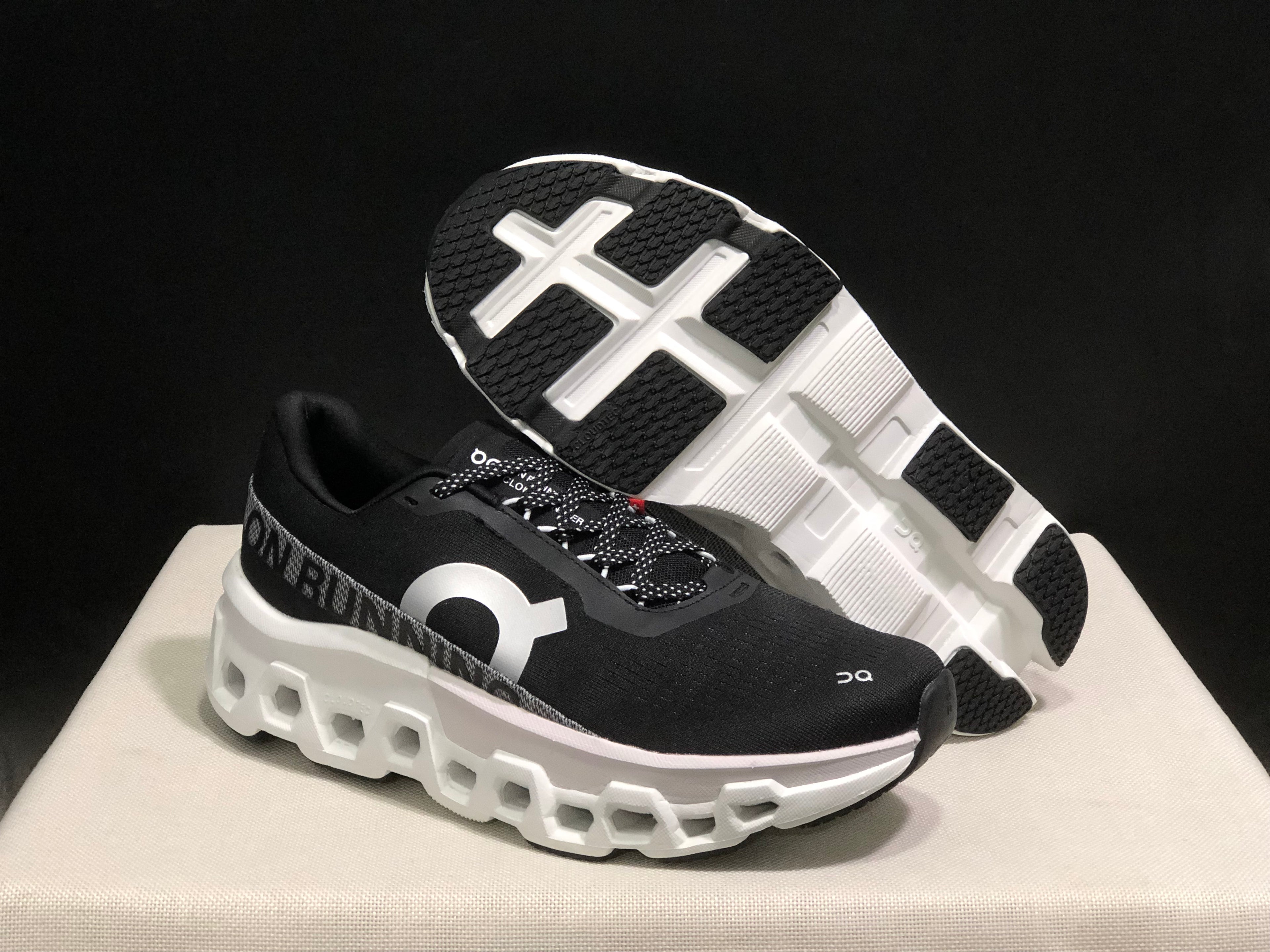 On Running Cloudmonster 2 Shock-Absorbing And Breathable Running Shoes Black/White