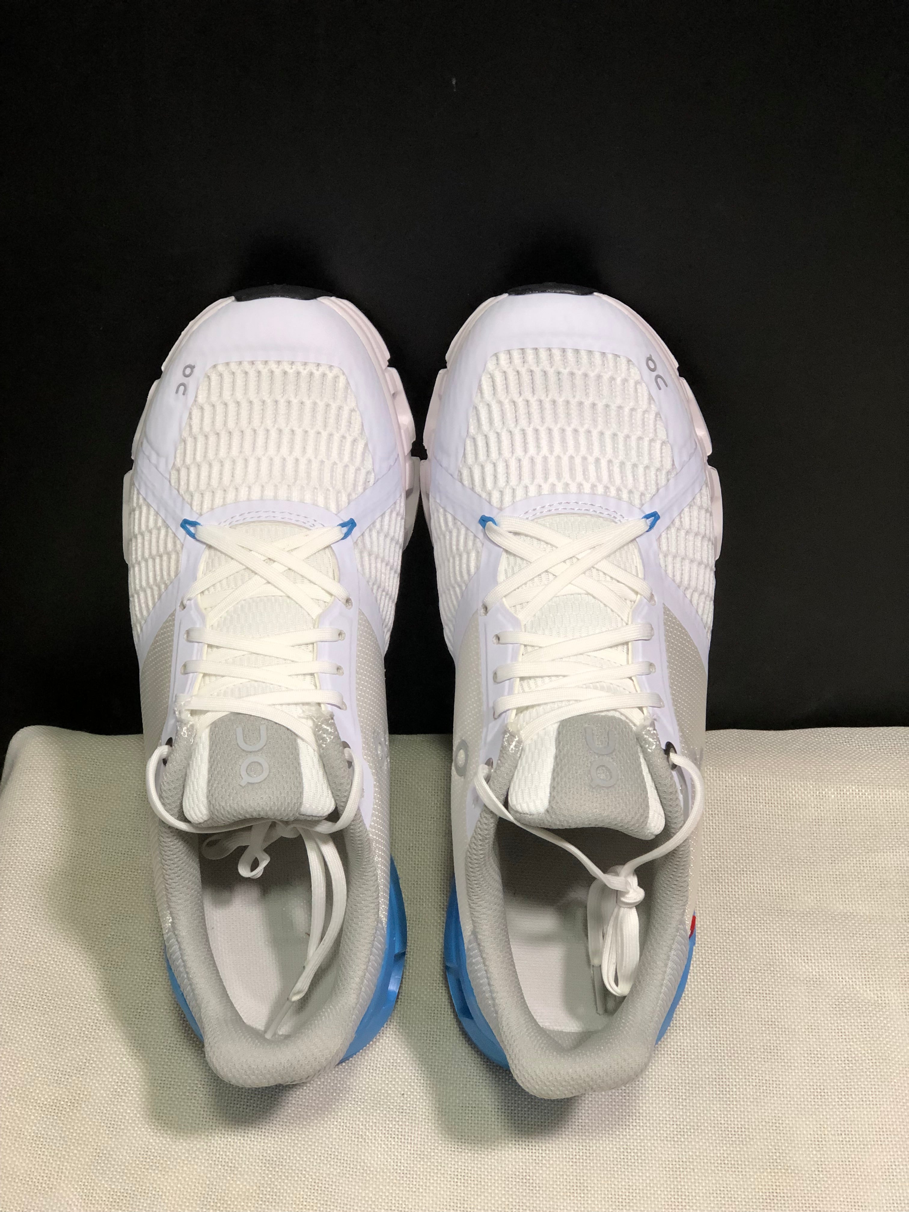 On Running Cloudflyer Shock-Absorbing Running Shoes White/Light Grey/Blue