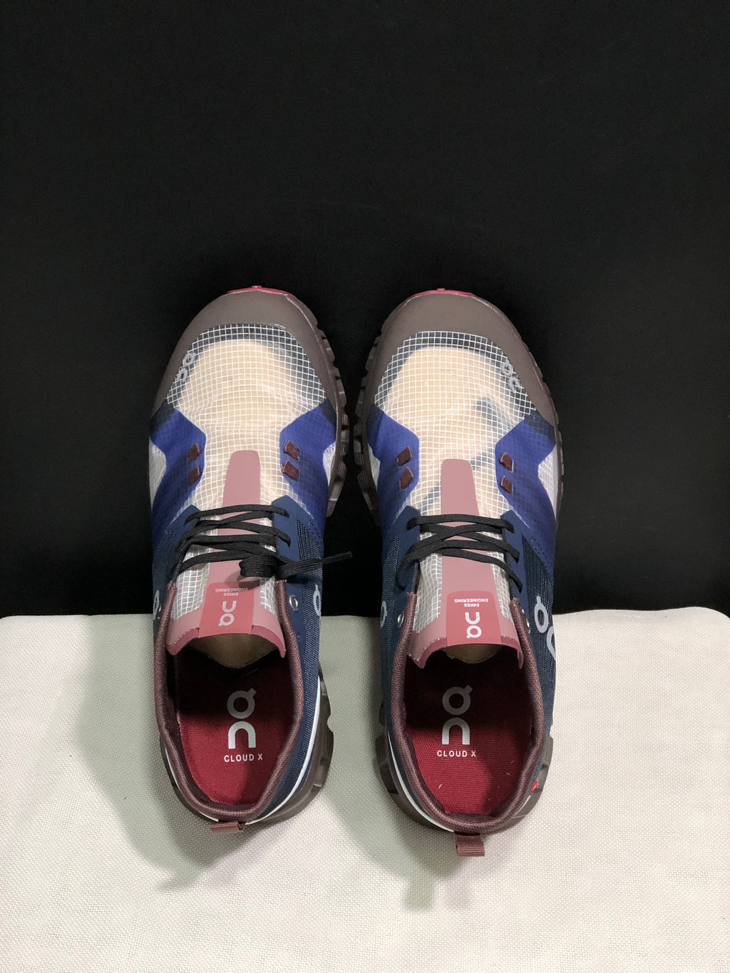 On Running Cloud X Shift Breathable And Shock-Absorbing Lightweight Running Shoes Black Ink/Cherry Red