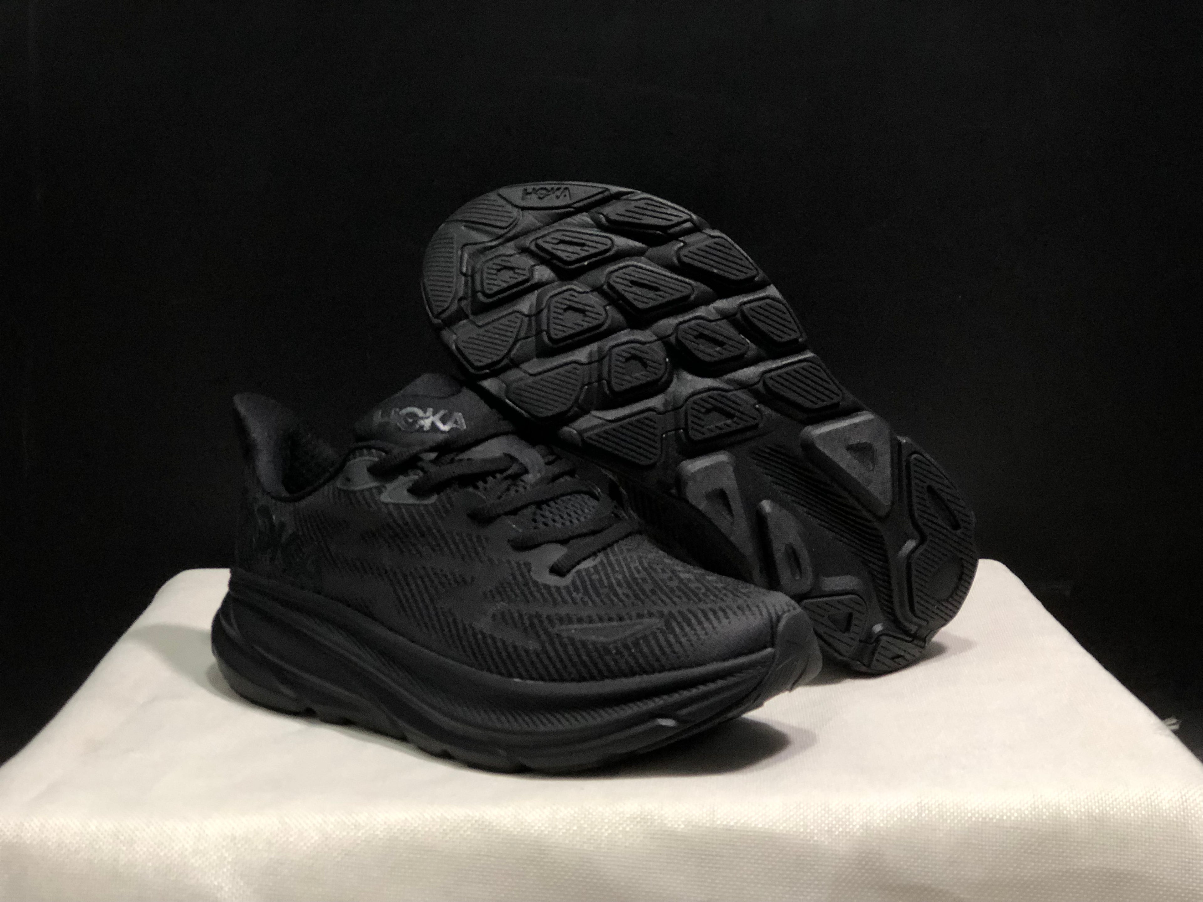 Hoka One One Clifton 9 Black Running Shoes Athletic Shoes Sneakers