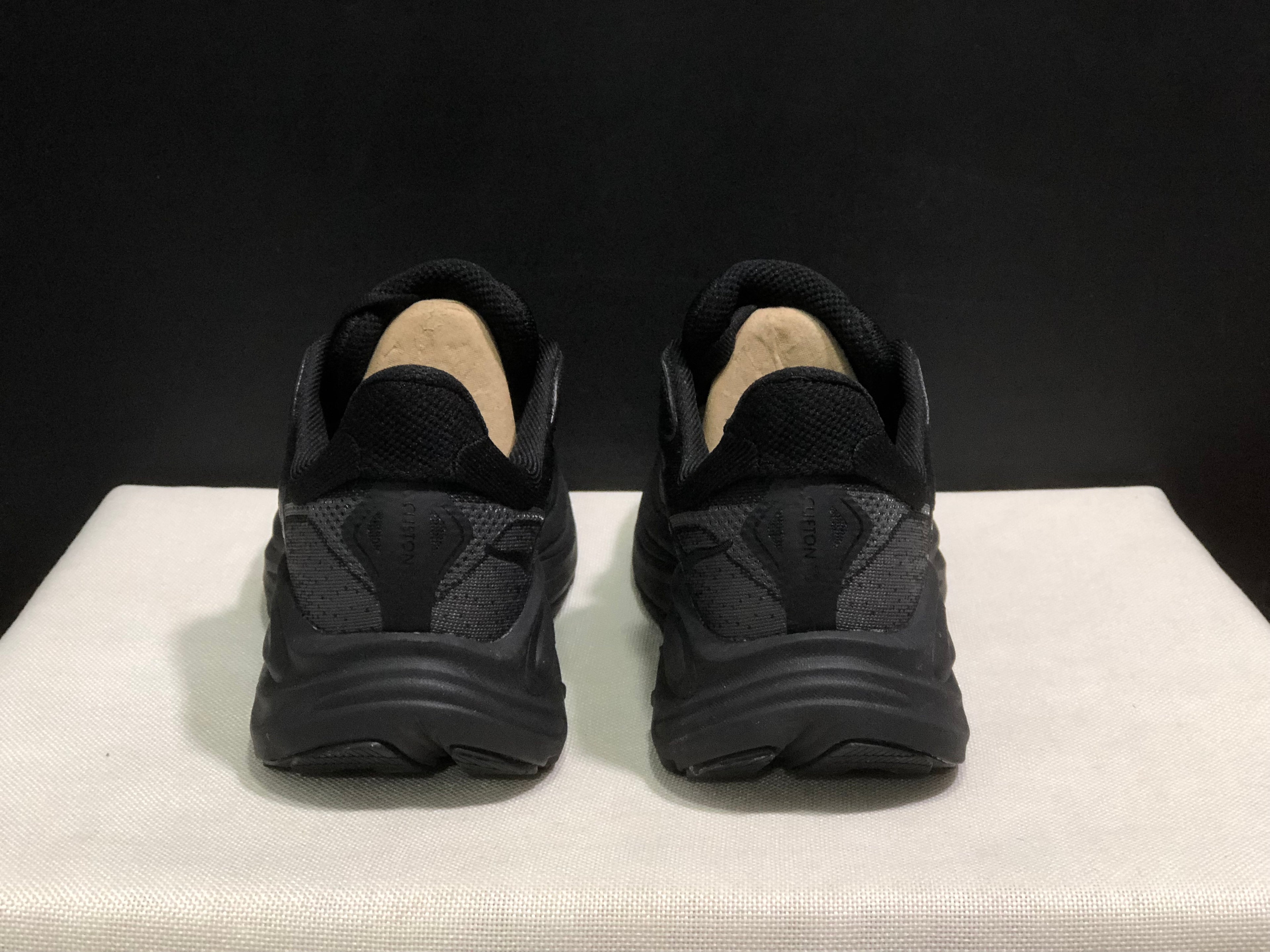 Hoka One One Clifton 10 Fashion Shoes Sneakers Black