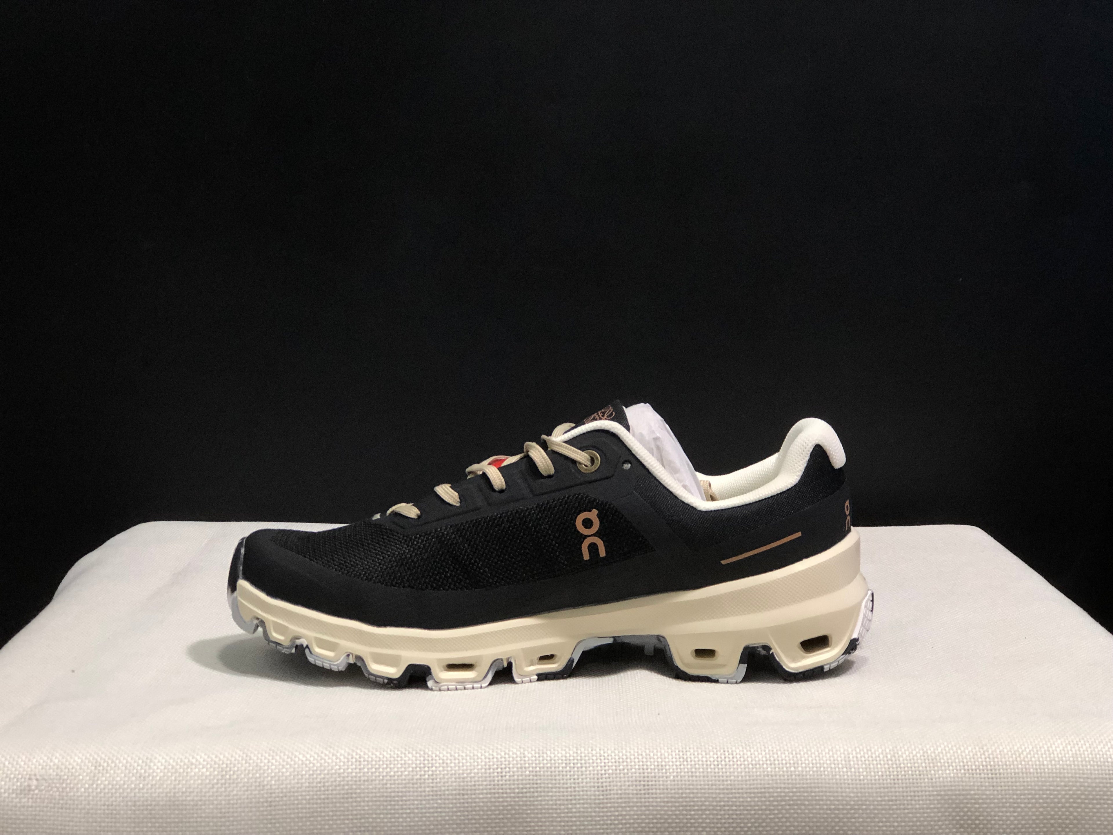 LOEWE x On Running Cloudventrure Fashion Sports Shoes Collaboration Edition Black/Ivory