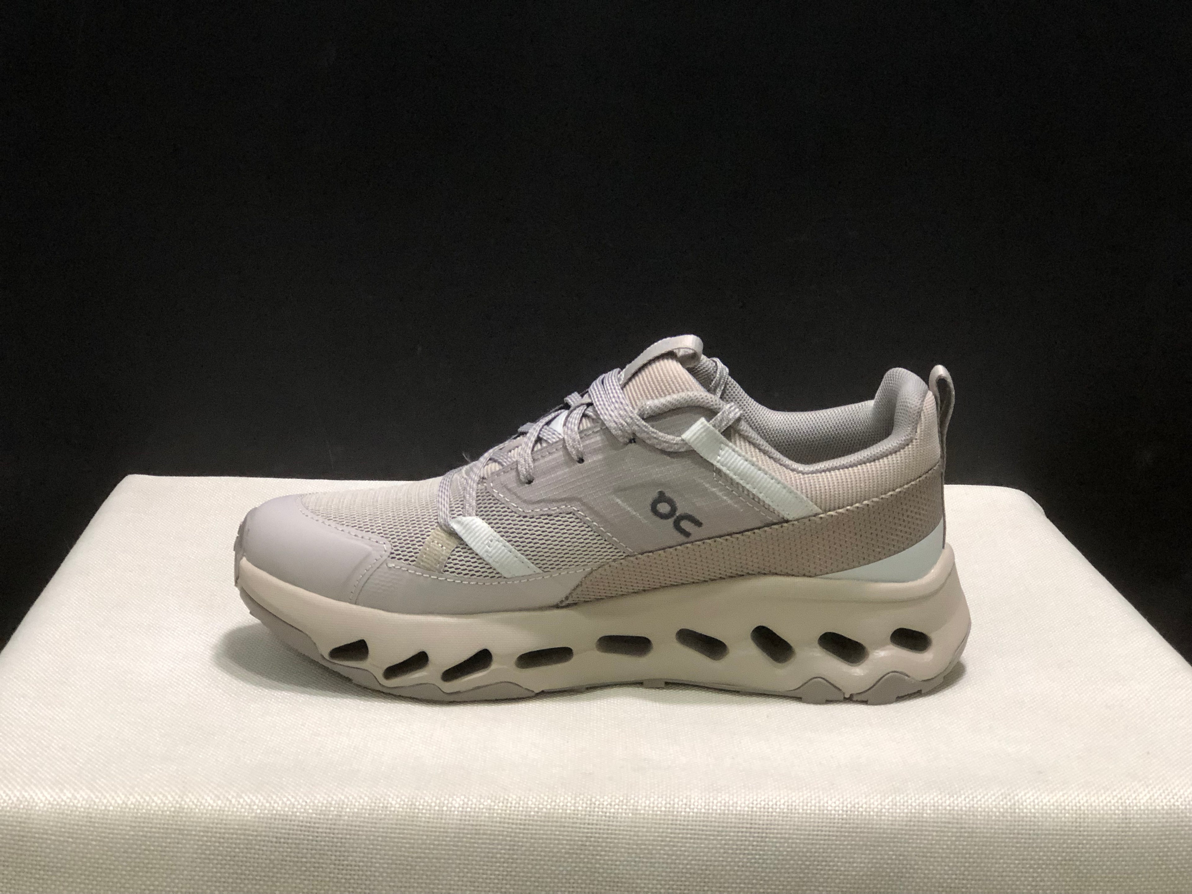 On Running Cloudhorizon Comfortable Hiking Shoes White/Light Brown