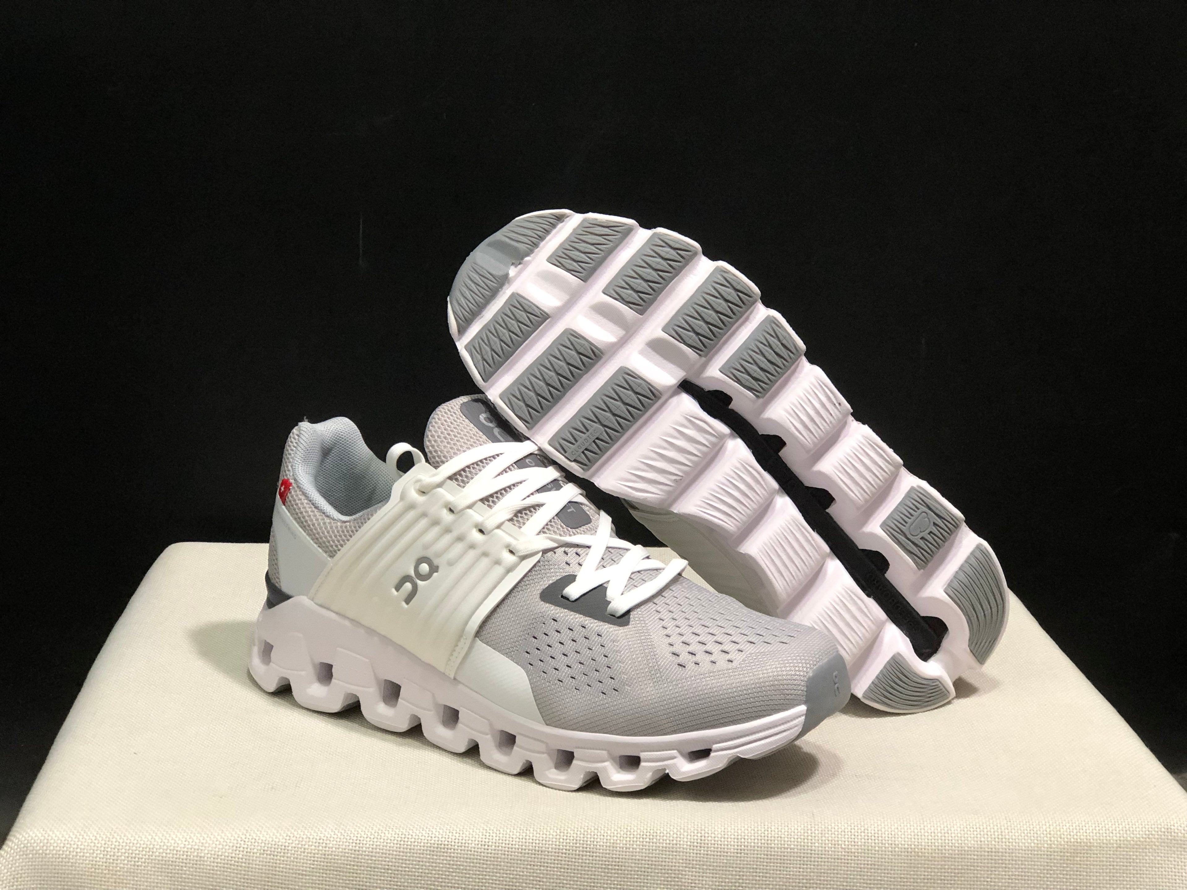 On Running Cloudswift Cushioning Running Shoes Light Grey/White