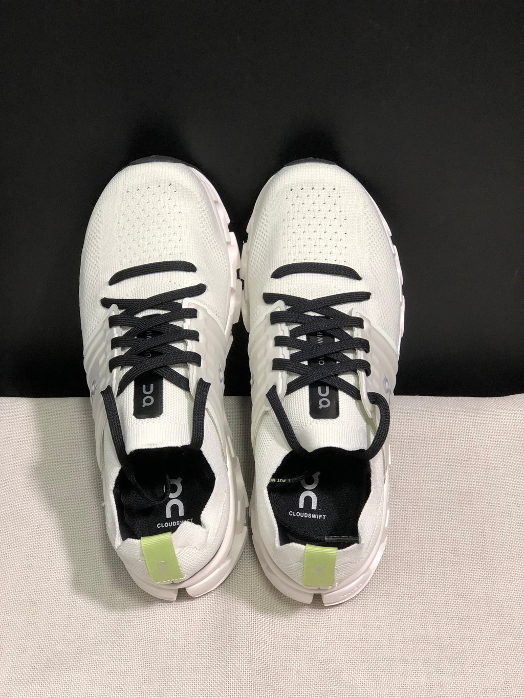 On Running Cloudswift 3 Trendy And Comfortable Running Shoes Black/Ivory