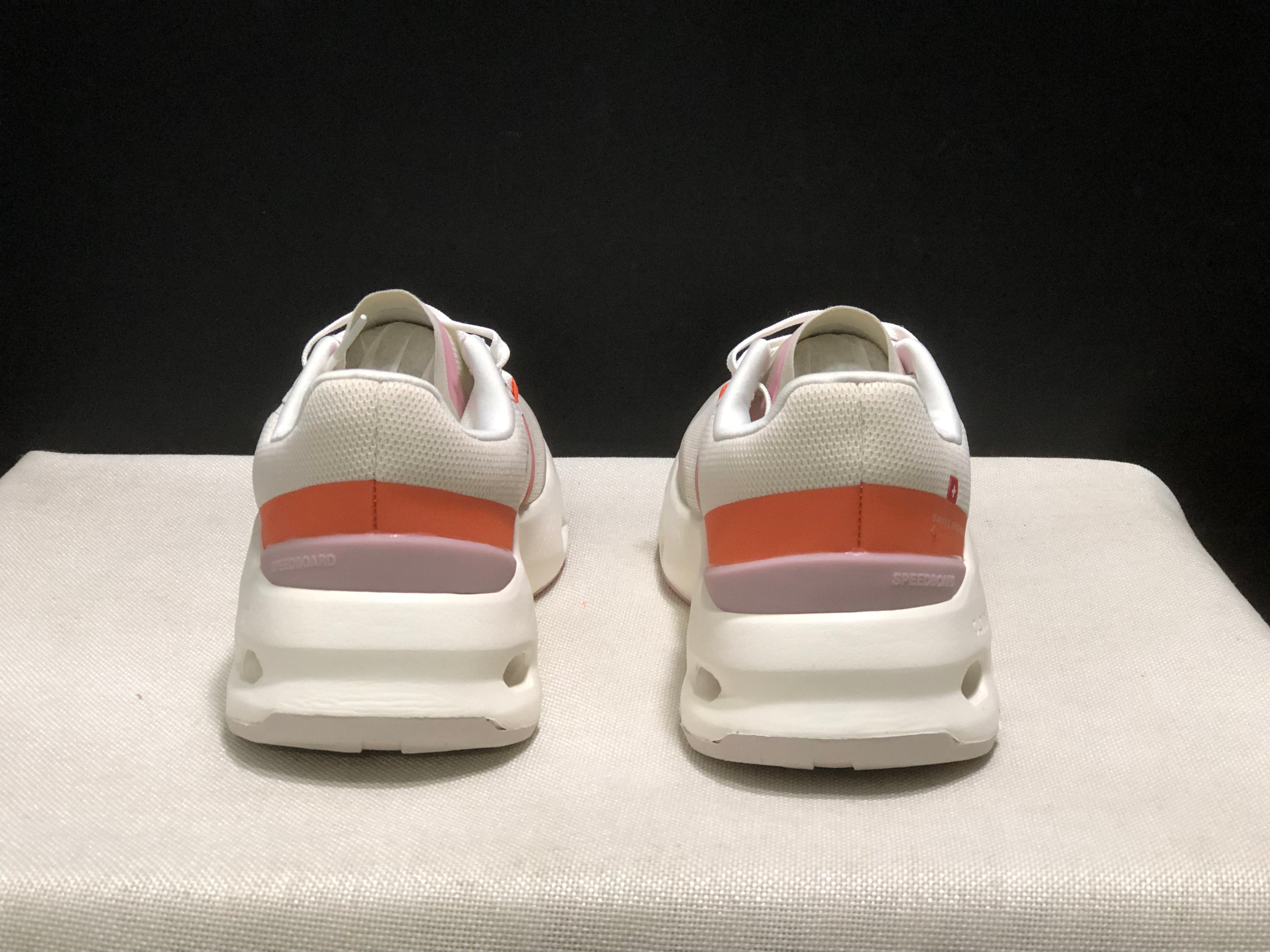 On Running Cloudpulse Comfortable Running Shoes Pearl/Blossom