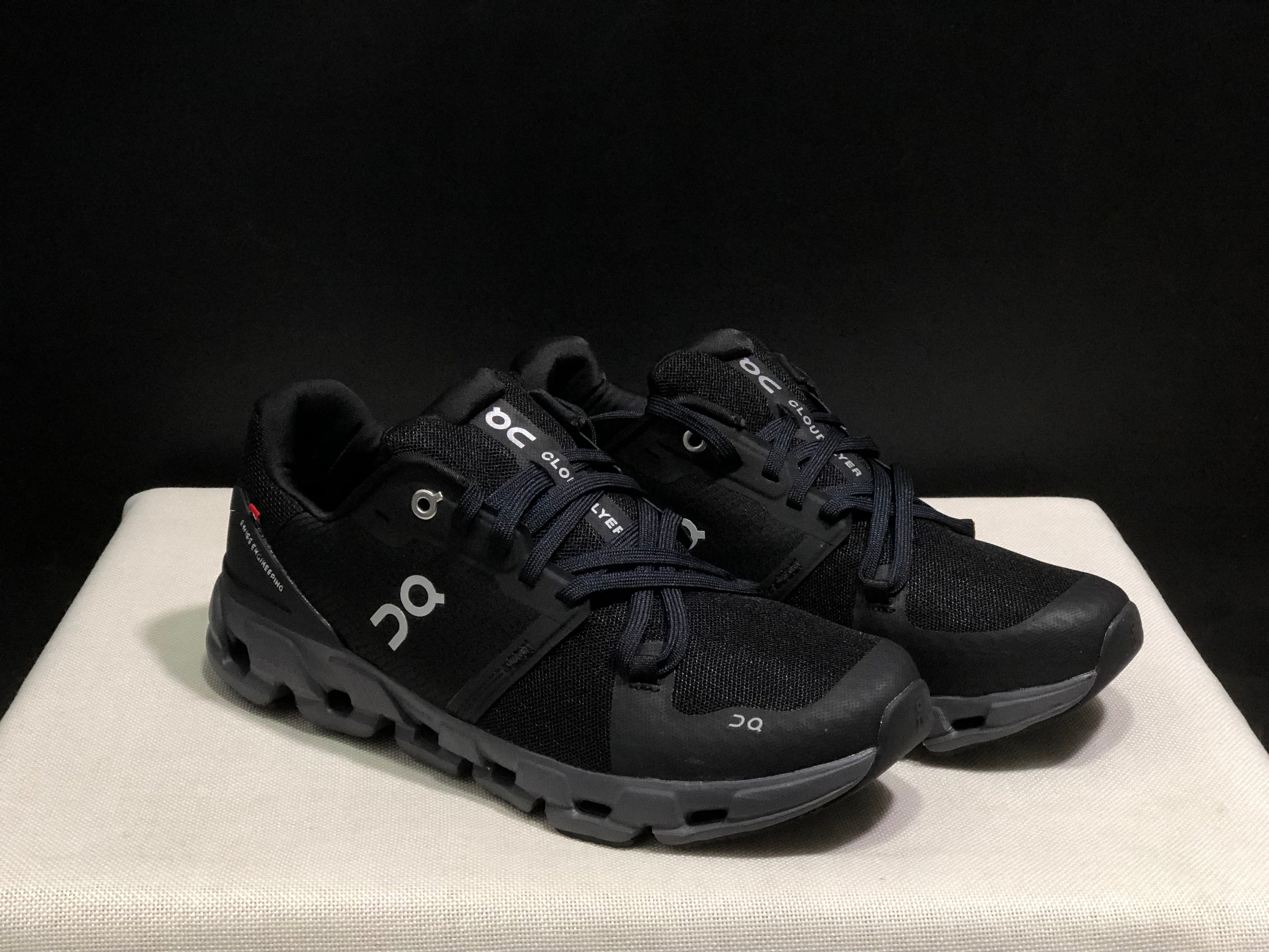 On Running Cloudflow 4 Black Shock-Absorbing And Wear-Resistant Running Shoes