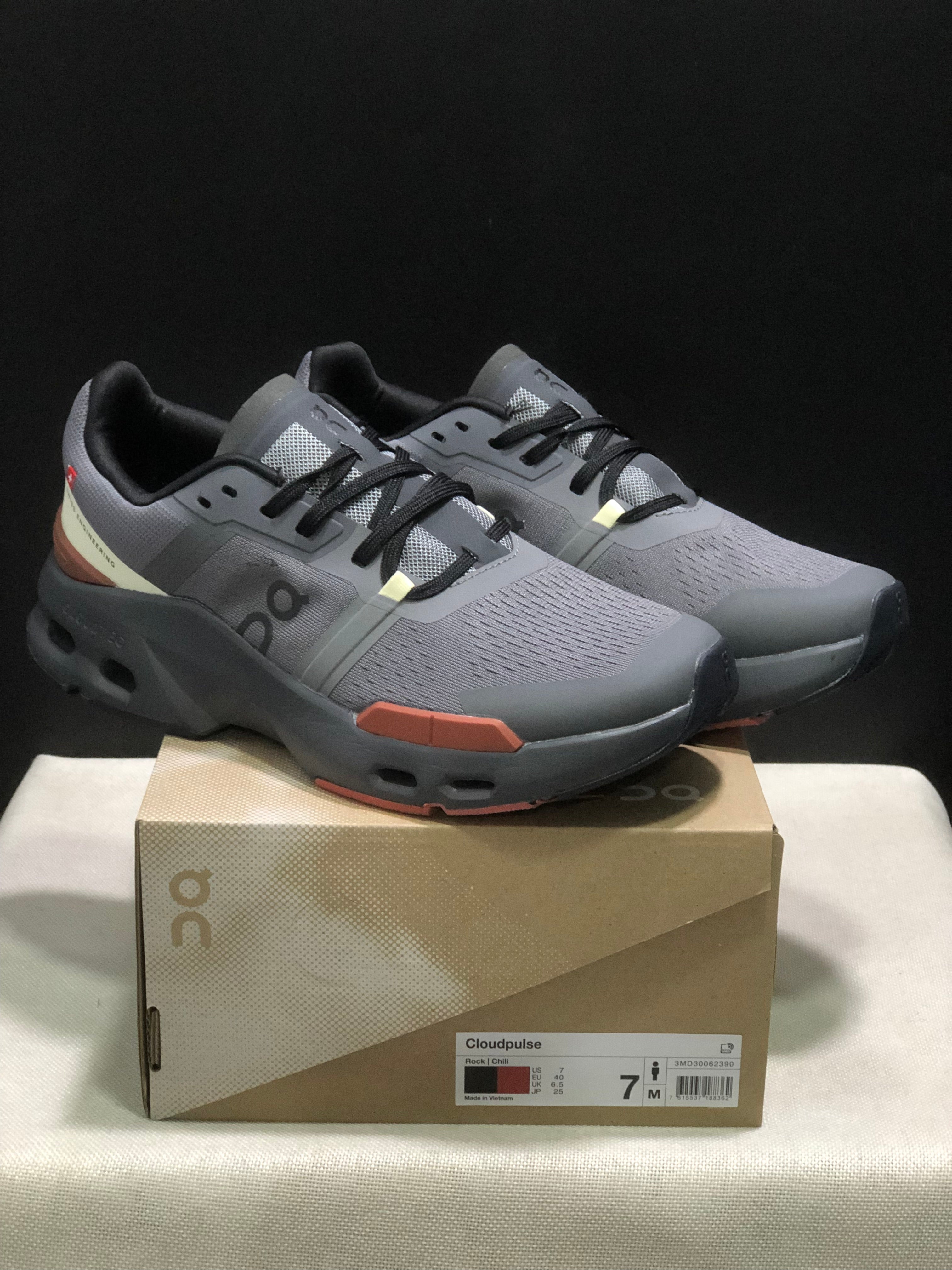 On Running Cloudpulse Comfortable Running Shoes Rock/Chili
