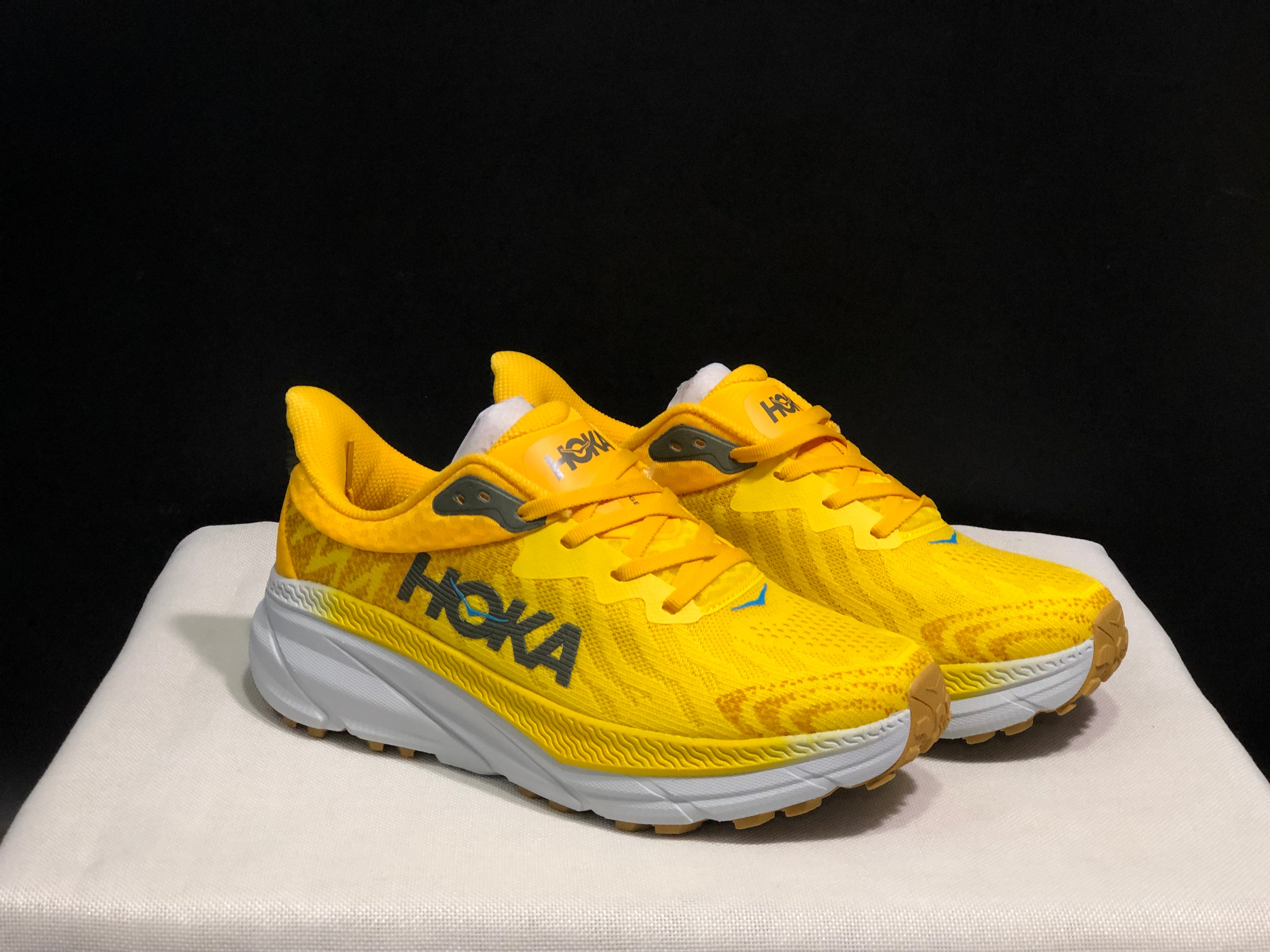 Hoka One One Challenger 7 Shock-absorbing Breathable Running Shoes Sneakers Yellow