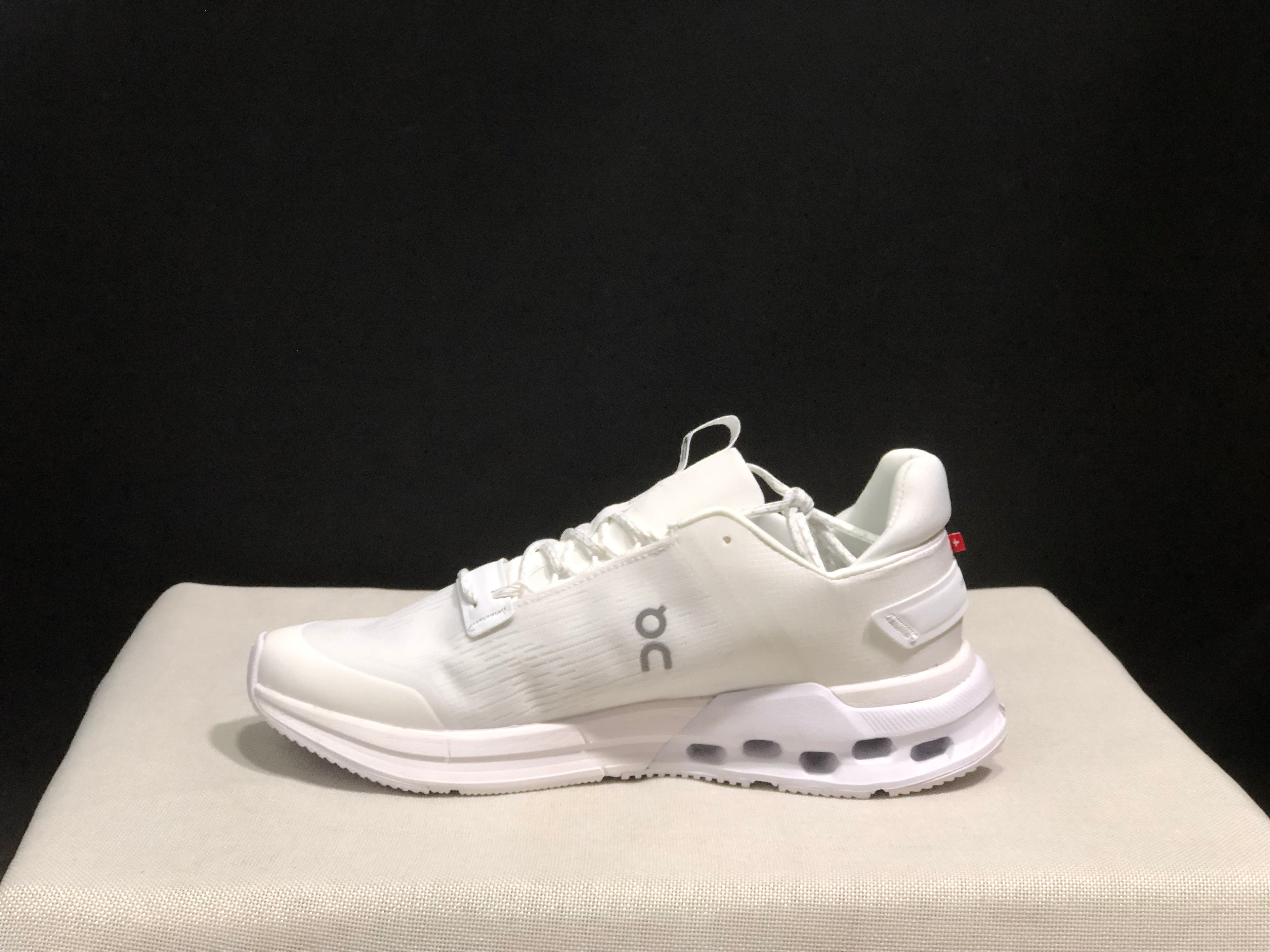 On Running Cloudnova Flux Comfortable Running Shoes All White