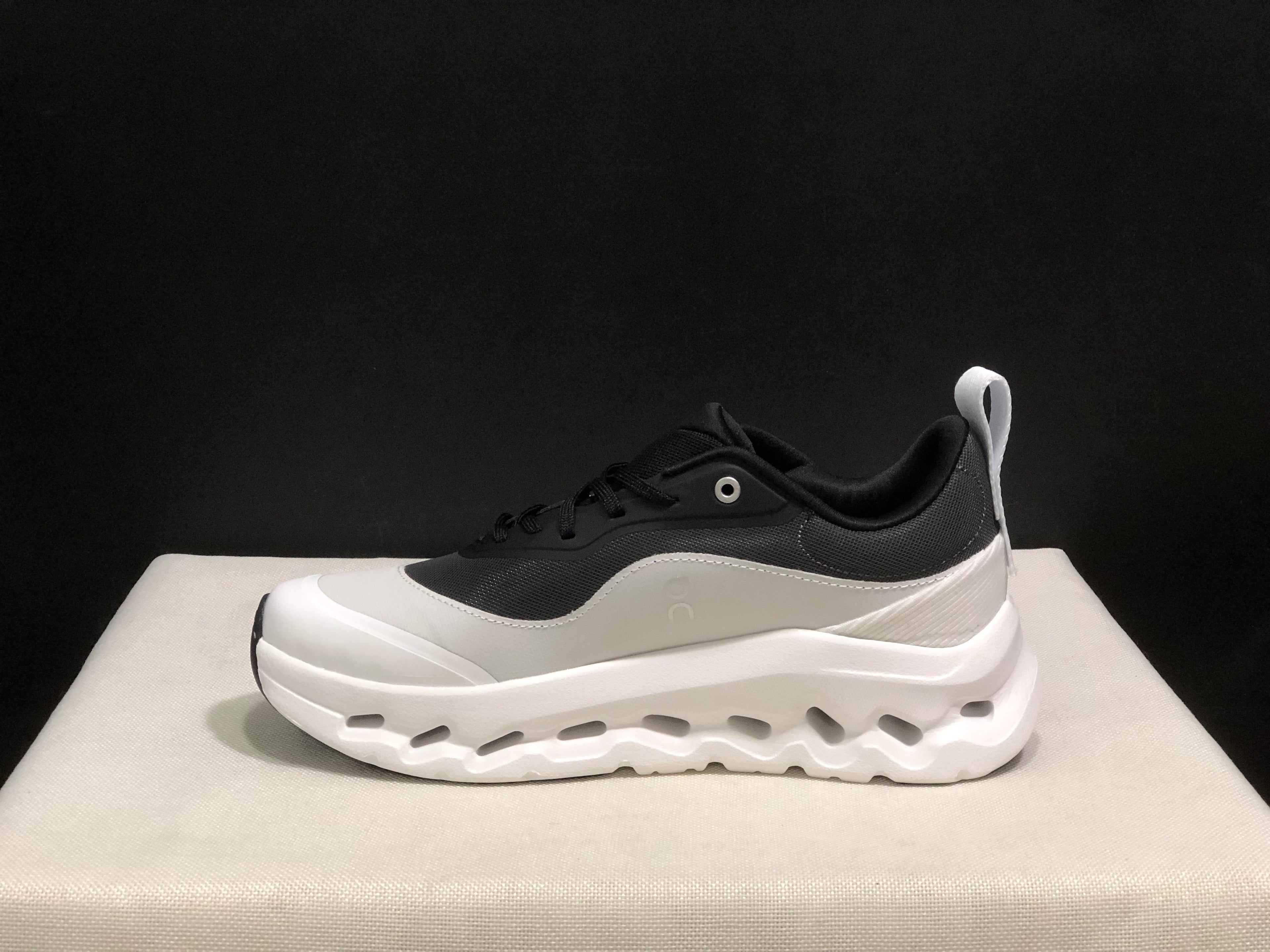 LOEWE x On Running Cloudtilt 2.0 Casual Sports Shoes White/Black