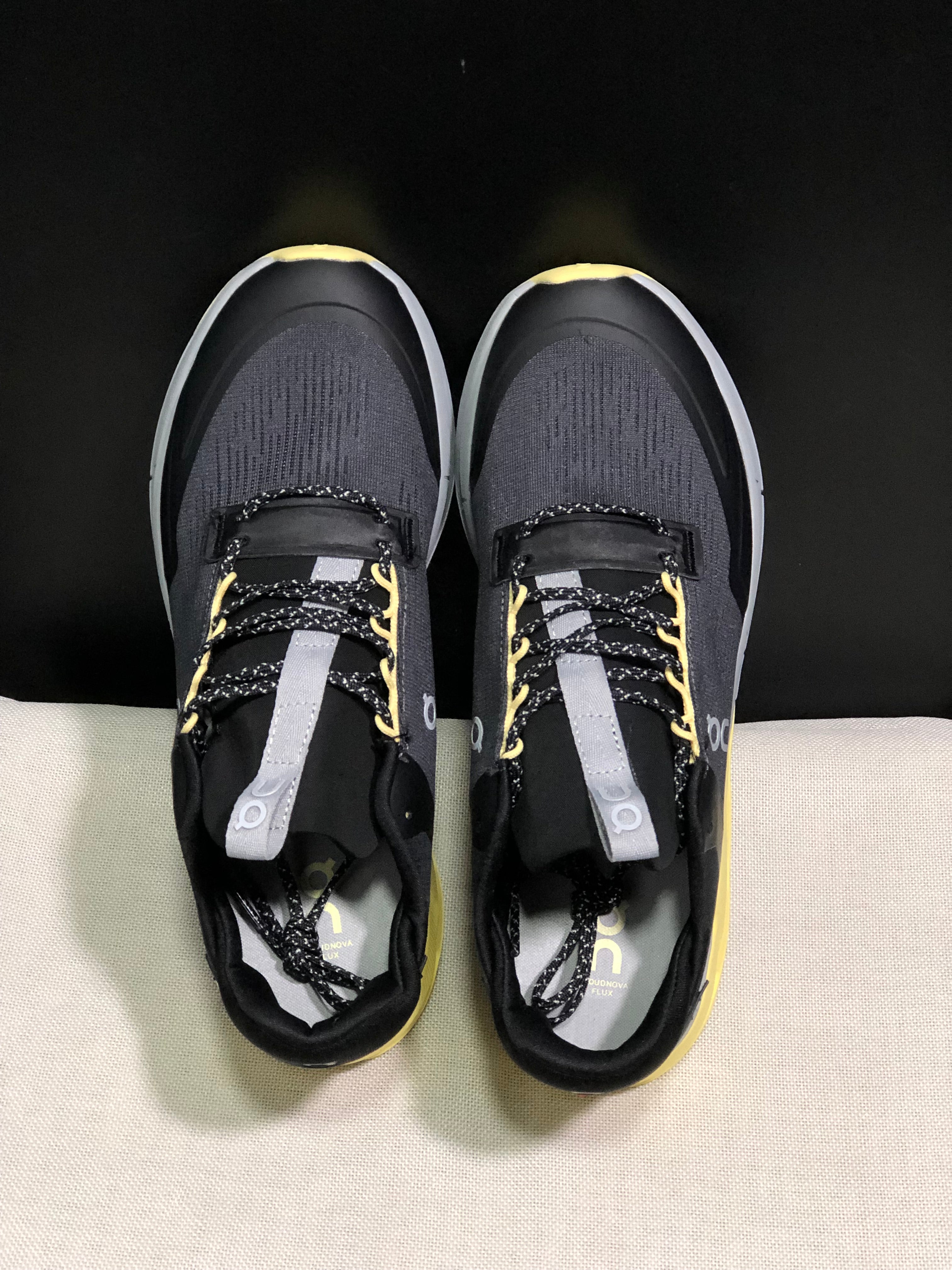 On Running Cloudnova Flux Comfortable Running Shoes Black/Yellow