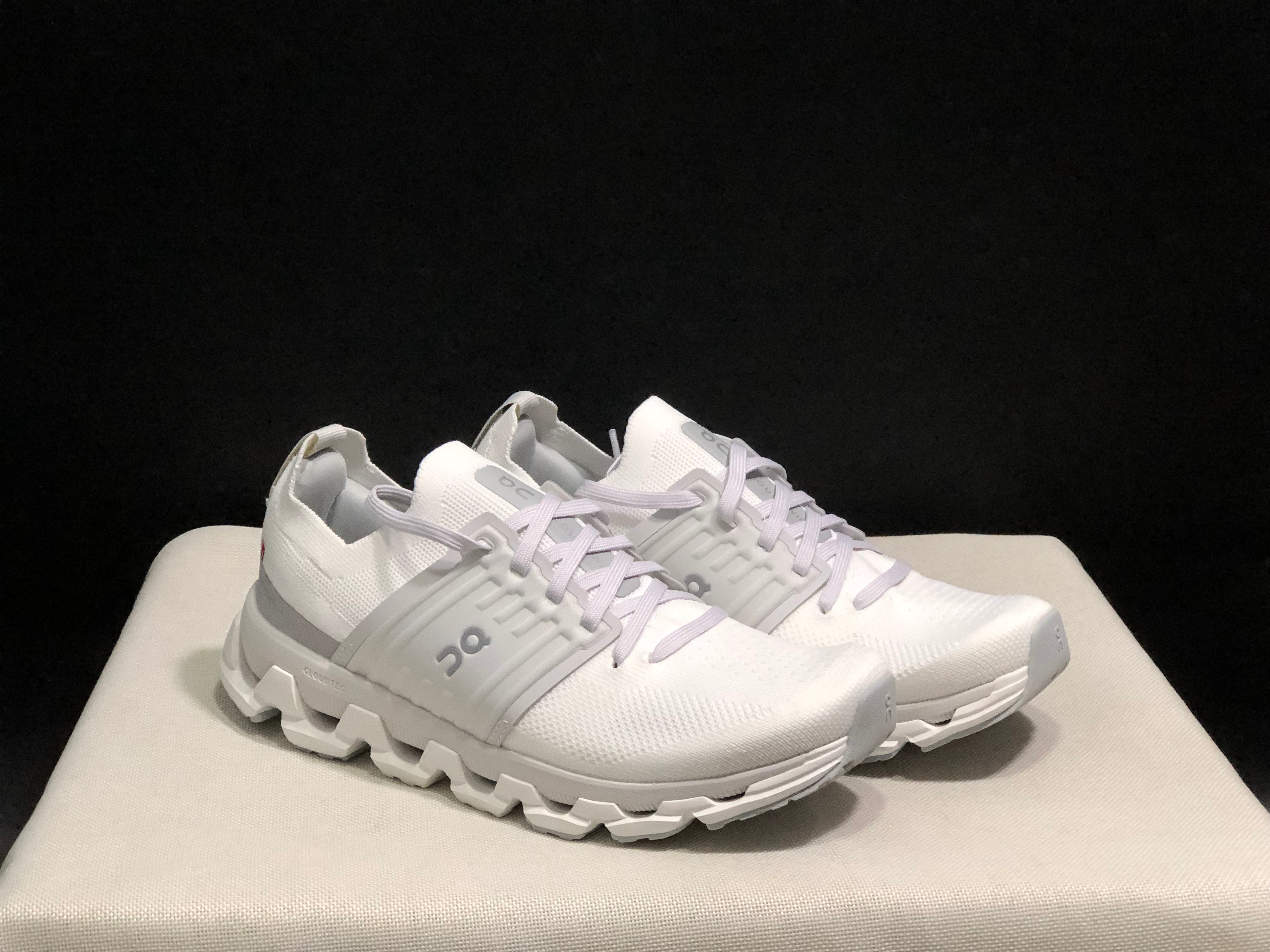 On Running Cloudswift 3 Trendy And Comfortable Running Shoes White/Frost