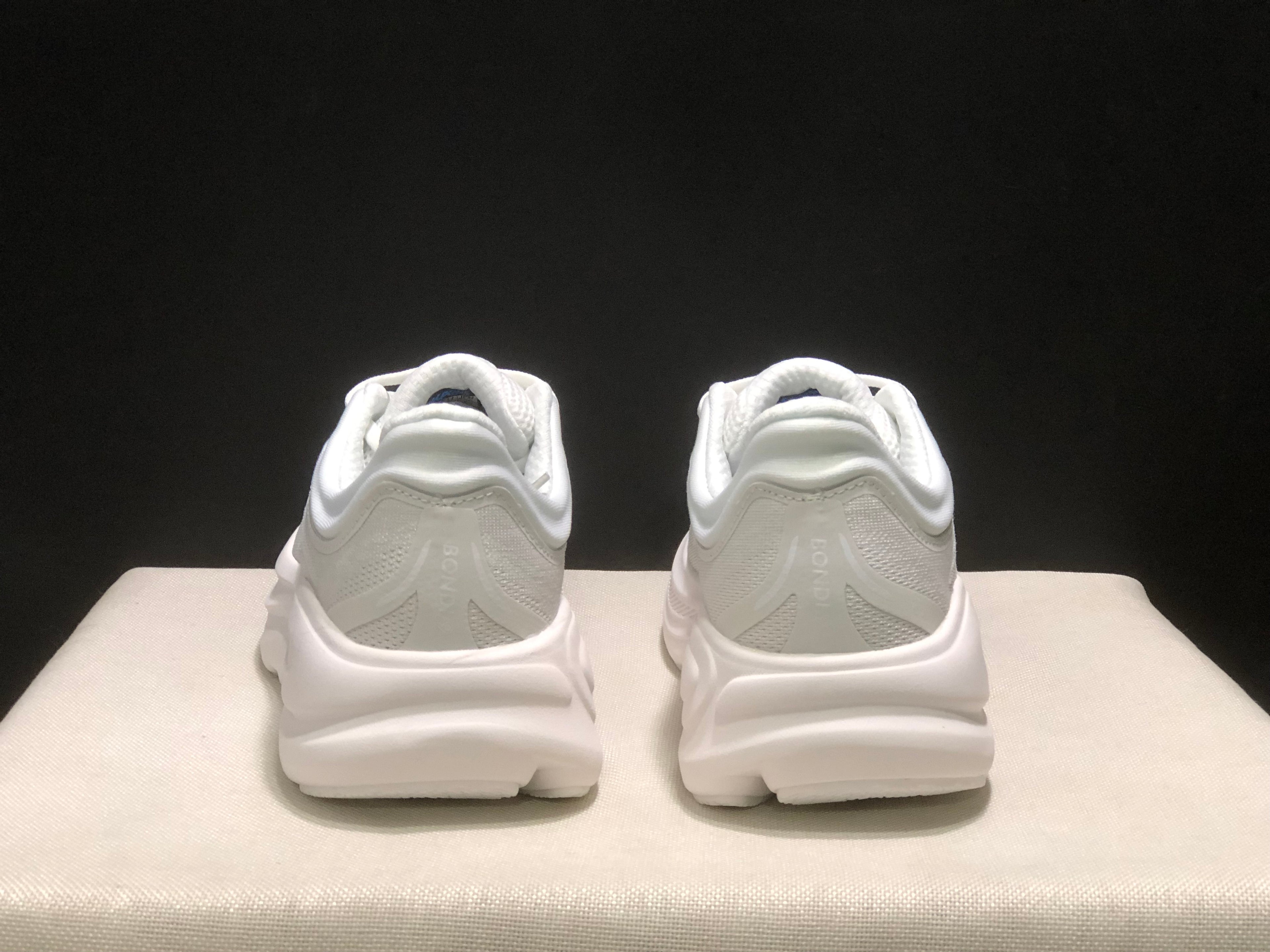 Hoka One One Bondi 9 Comfortable Low-top Running Shoes Sneakers White