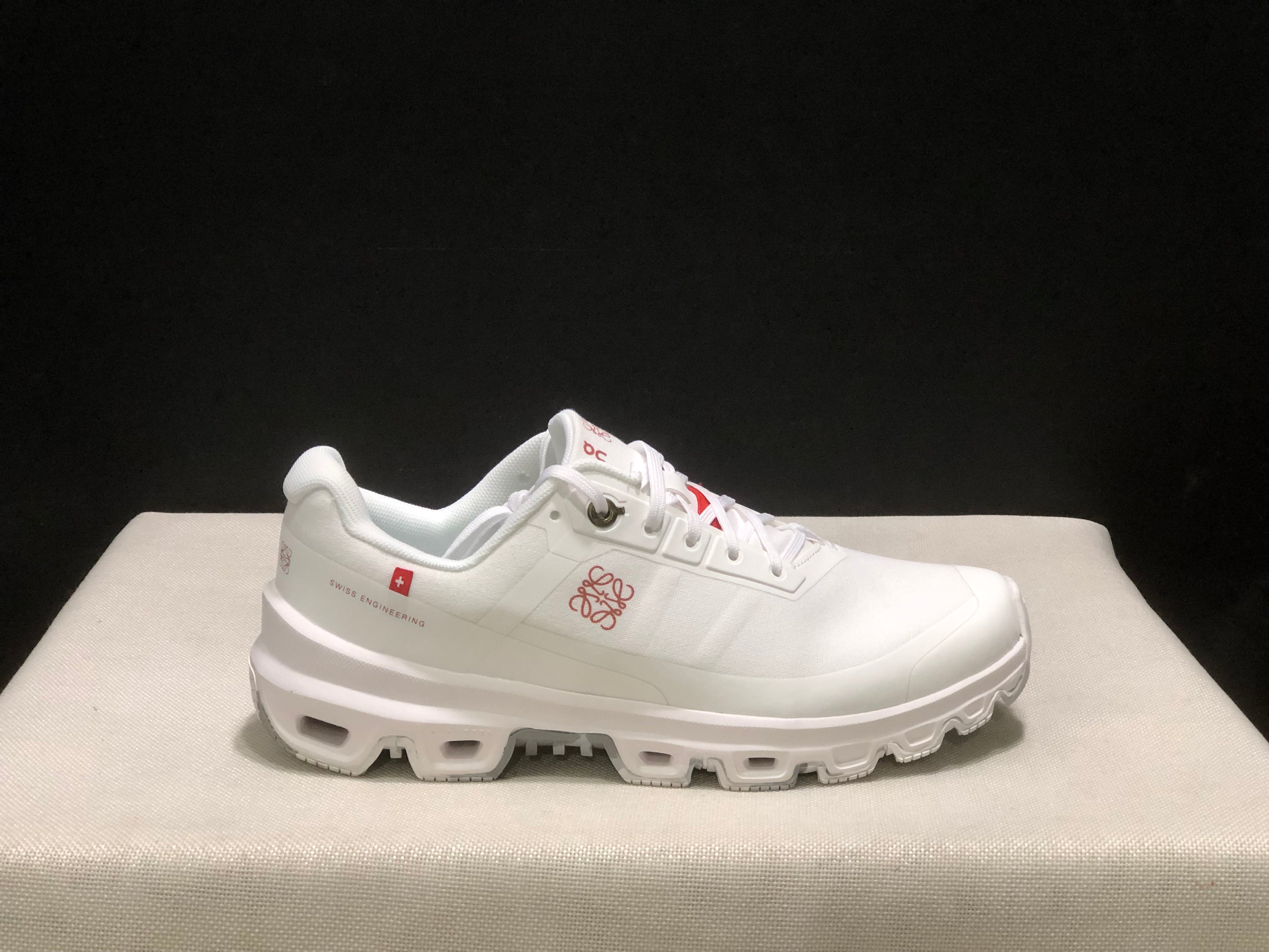 LOEWE x On Running Cloudventrure Fashion Sports Shoes Collaboration Edition White