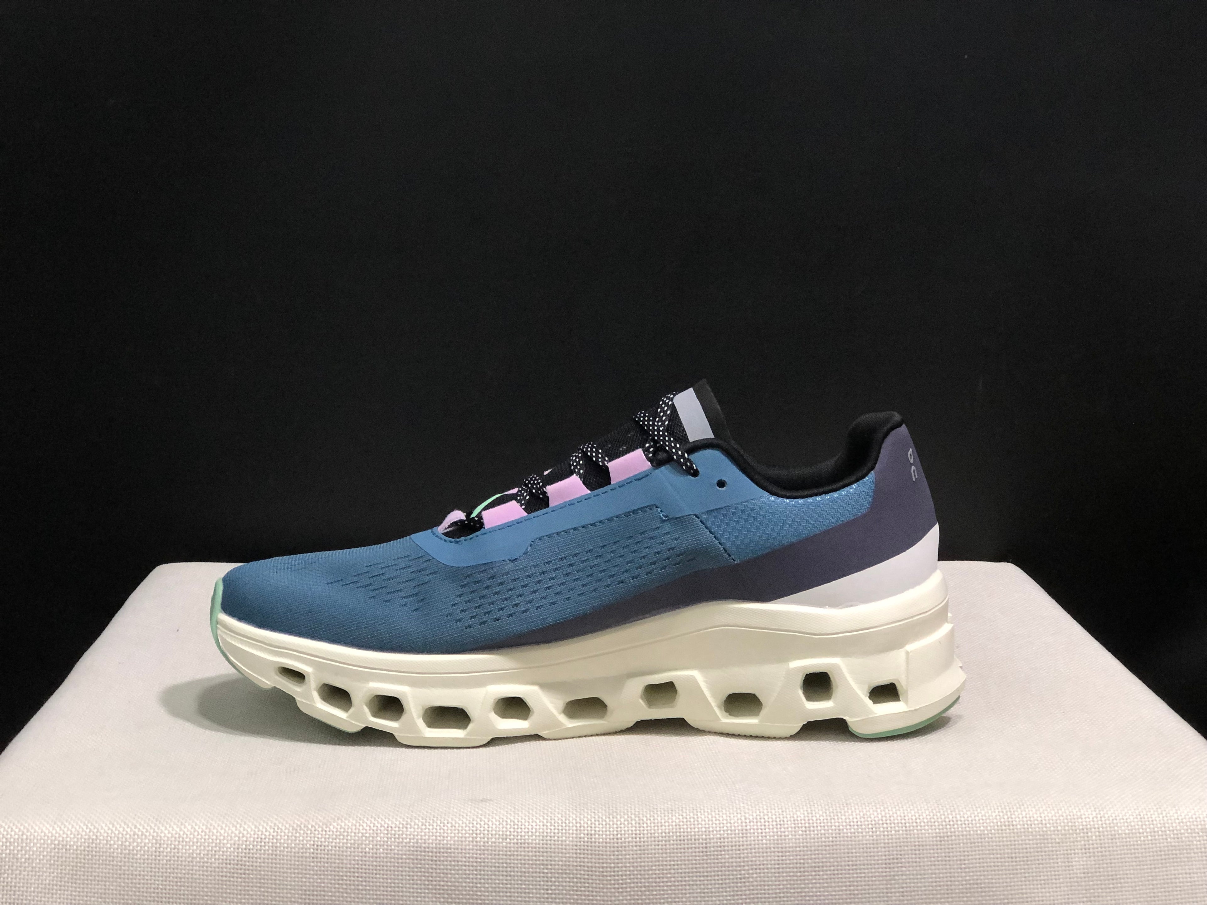 On Running Cloudmonster Anti-Slip Running Shoes Blue/Ivory