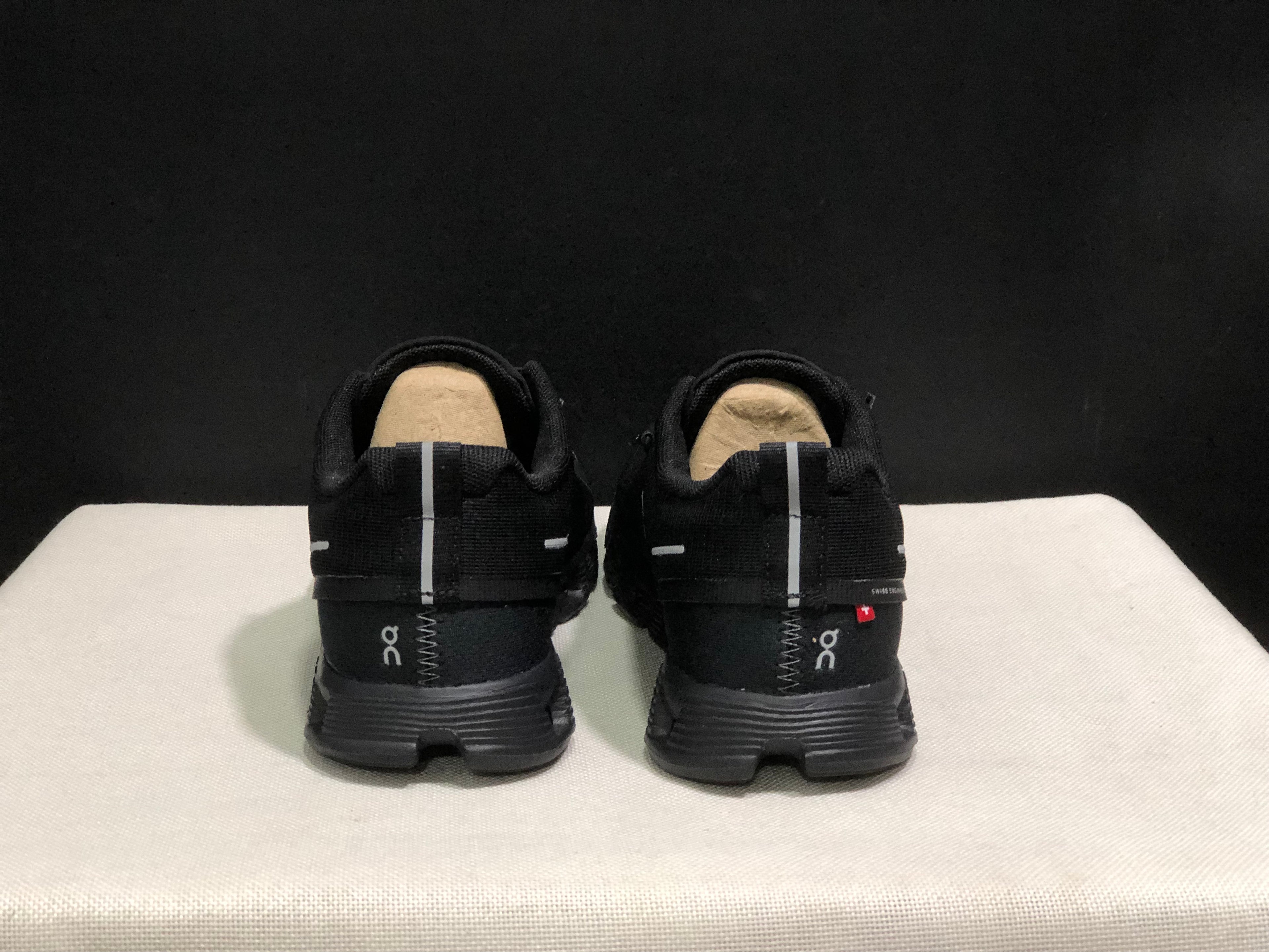 On Running Cloud 5 Lightweight Running Shoes All Black