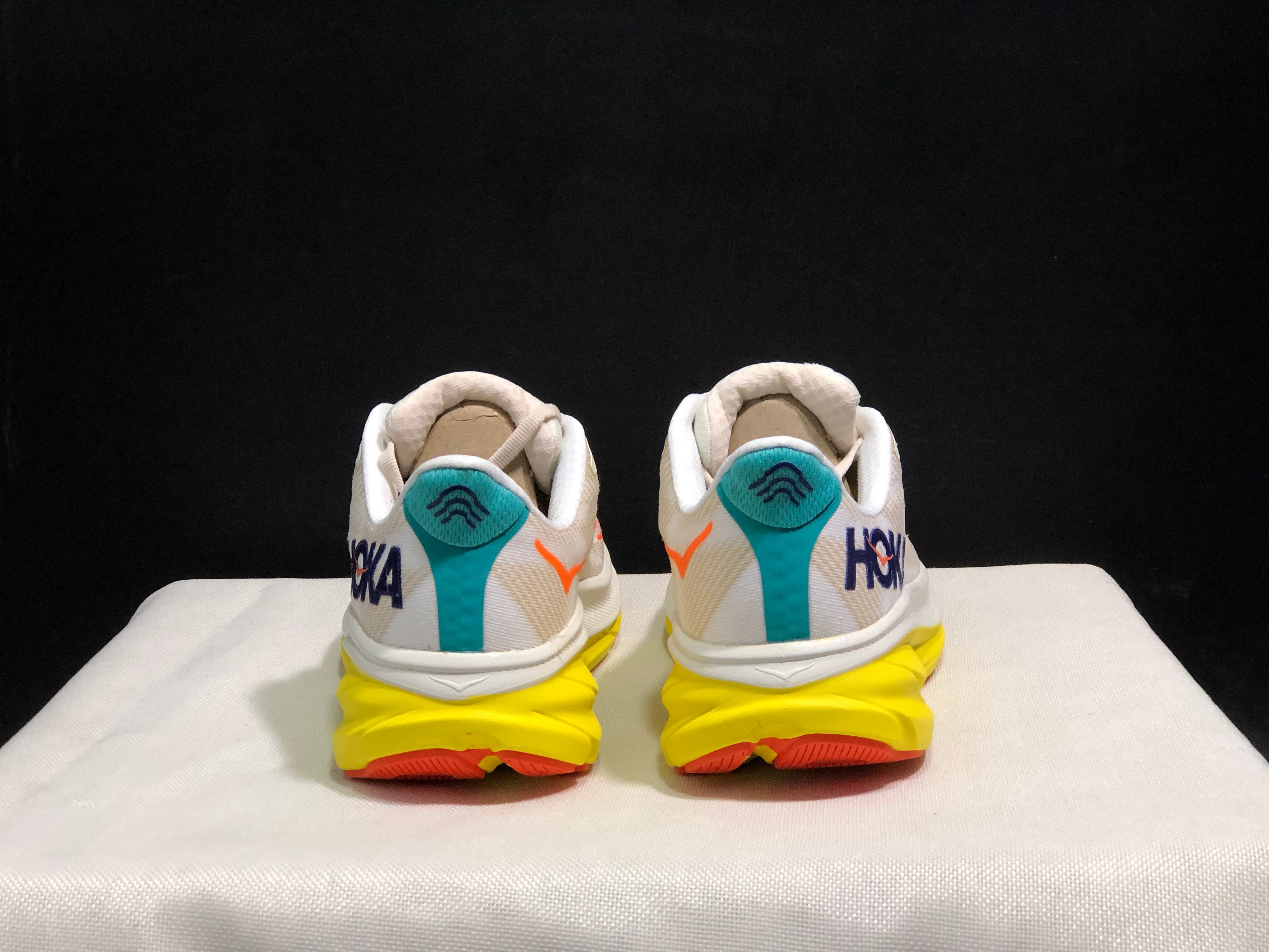 Hoka One One Clifton 9 Running Shoes Athletic Shoes Sneakers White/Yellow