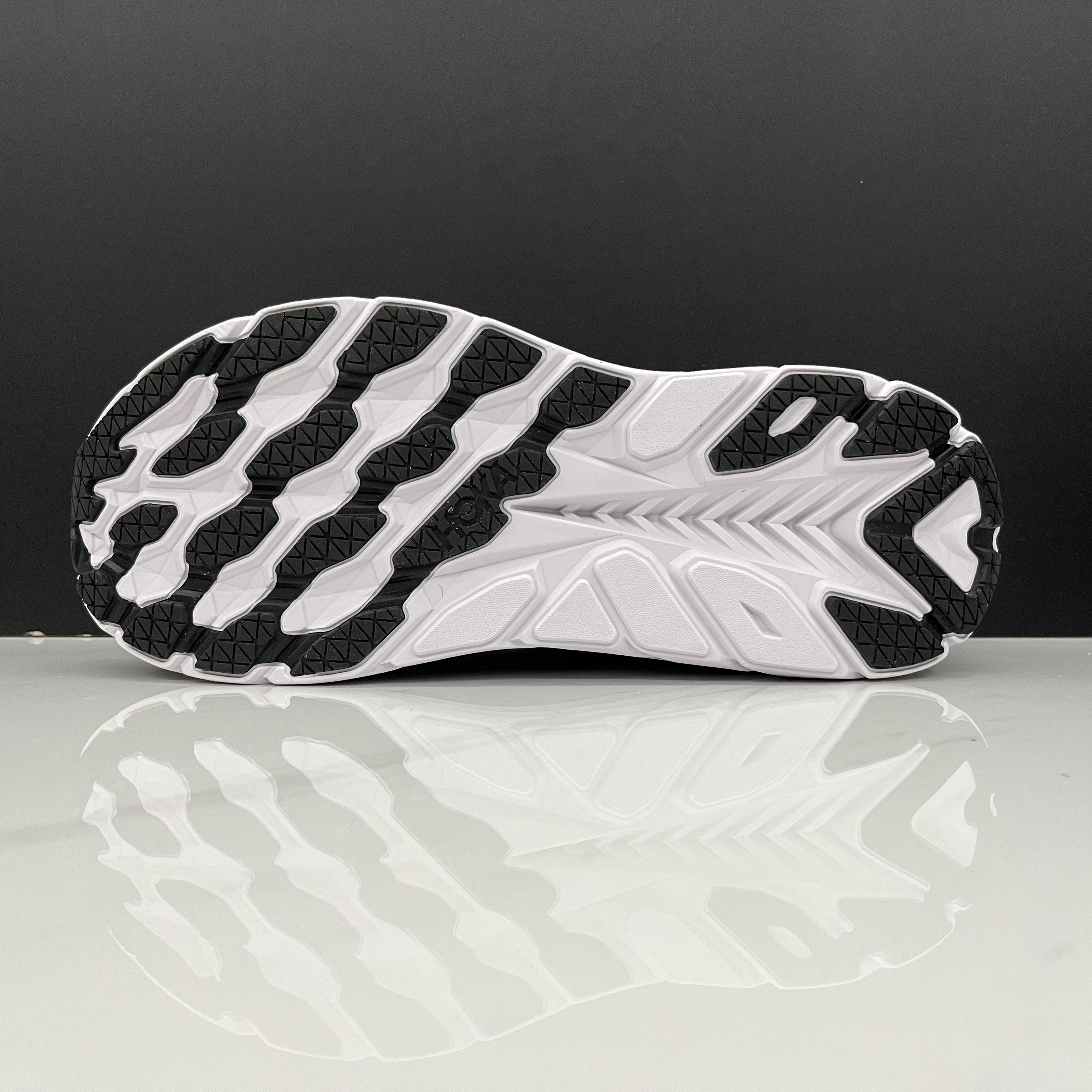 Hoka One One Clifton 8 Fashion Shoes Shock-absorbing Sneakers Black/White