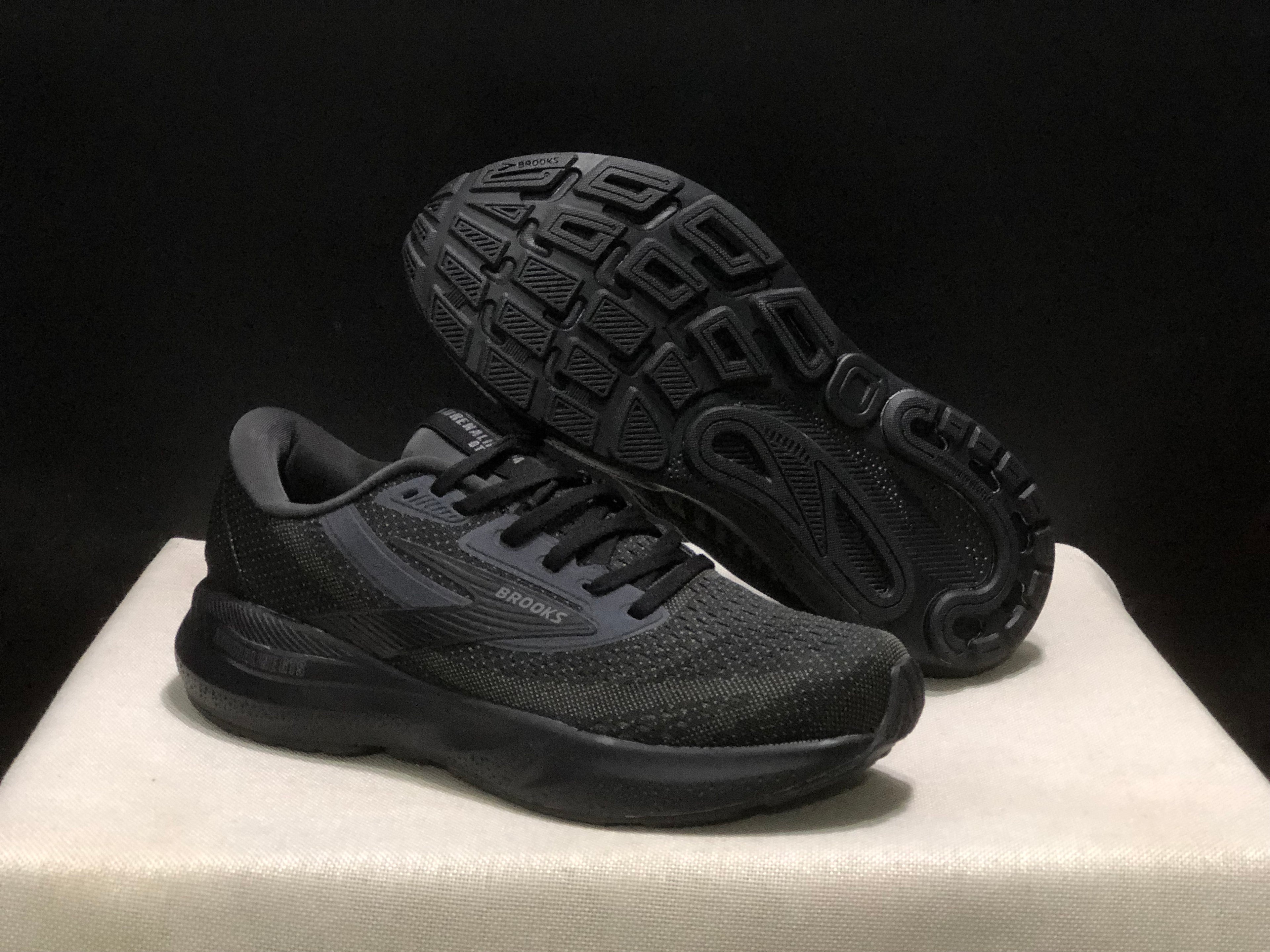 Brooks Adrenaline GTS 24 Casual Running Shoes Black/Black/Ebony